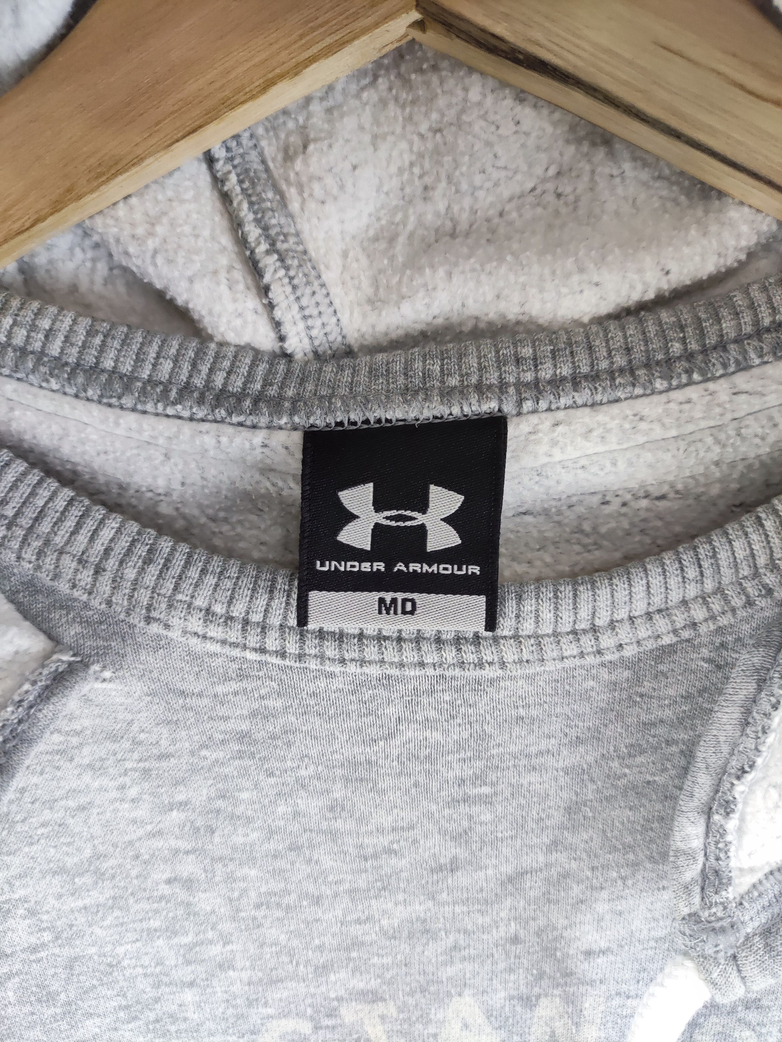 Under Armour Vintage Under Armour Pullover Hoodie Size US M / EU 48-50 / 2 - 5 Thumbnail