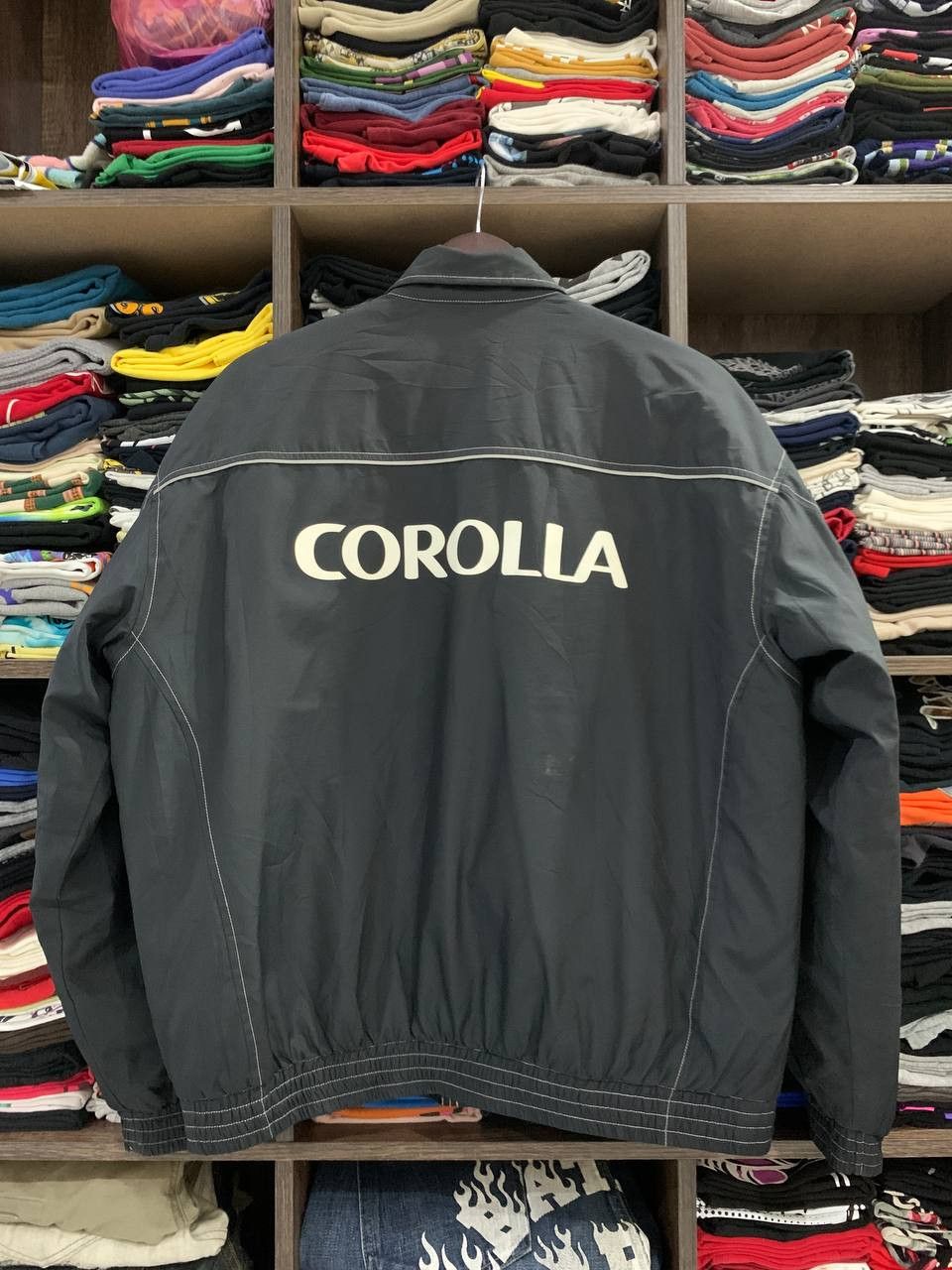 Vintage Vintage Toyota Corolla Reflective Jacket Size US L / EU 52-54 / 3 - 1 Thumbnail