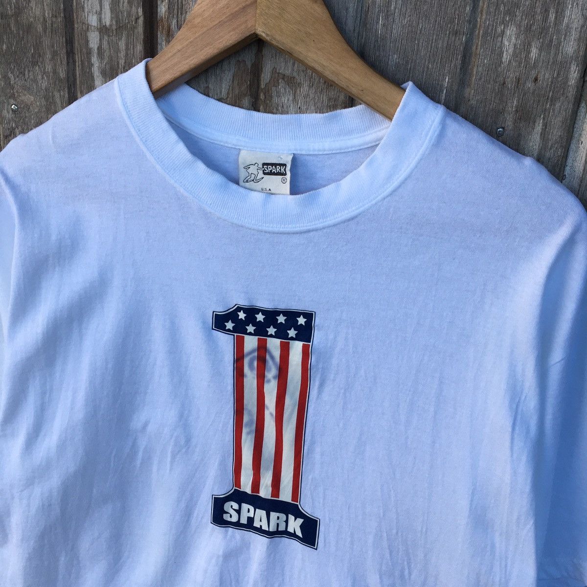 Vintage Thrashed Vintage Y2K Spark Skateboard ERD GRUNGE TSHIRT Size US L / EU 52-54 / 3 - 3 Thumbnail