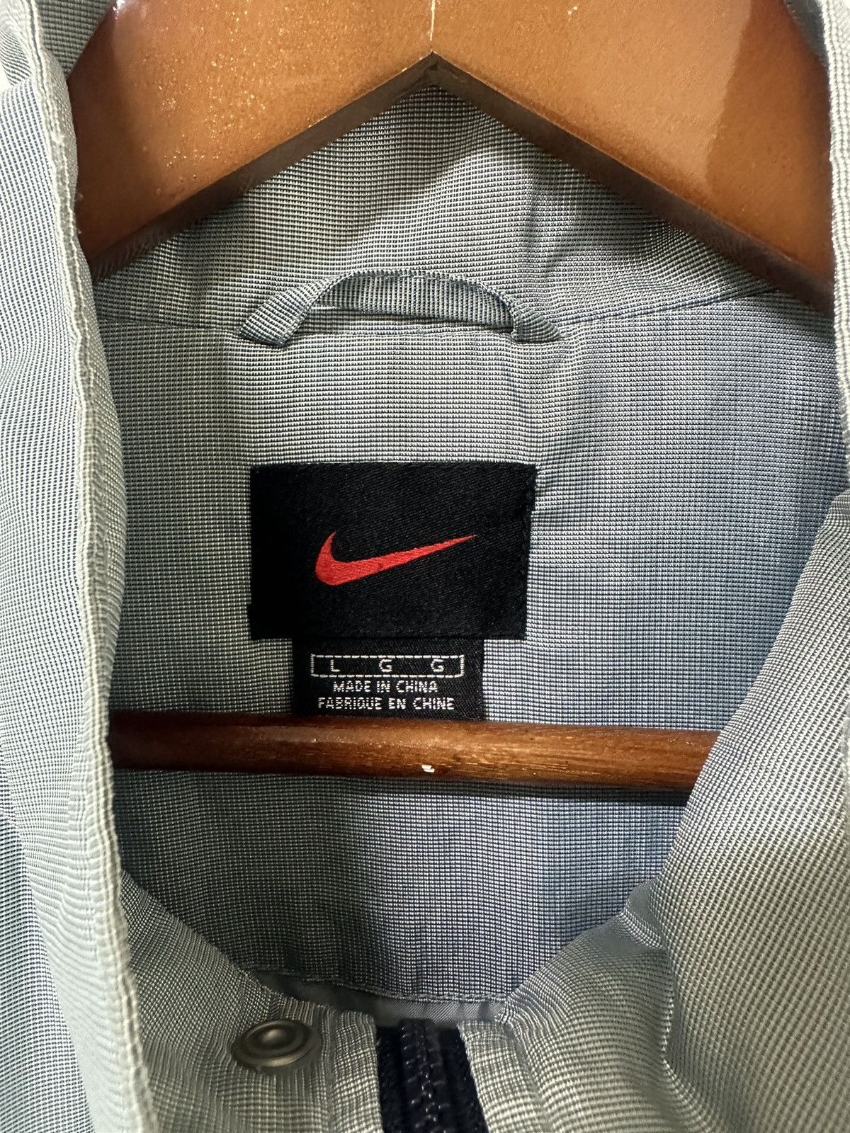 Nike Vintage Nike Windbreaker Jacket 4 Pocket Design Size US L / EU 52-54 / 3 - 3 Thumbnail