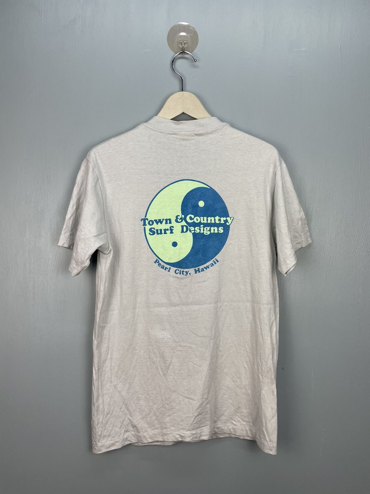 Vintage Vintage 80s Town & County T&C Surf Designs Hawaii t shirt Size US M / EU 48-50 / 2 - 2 Thumbnail