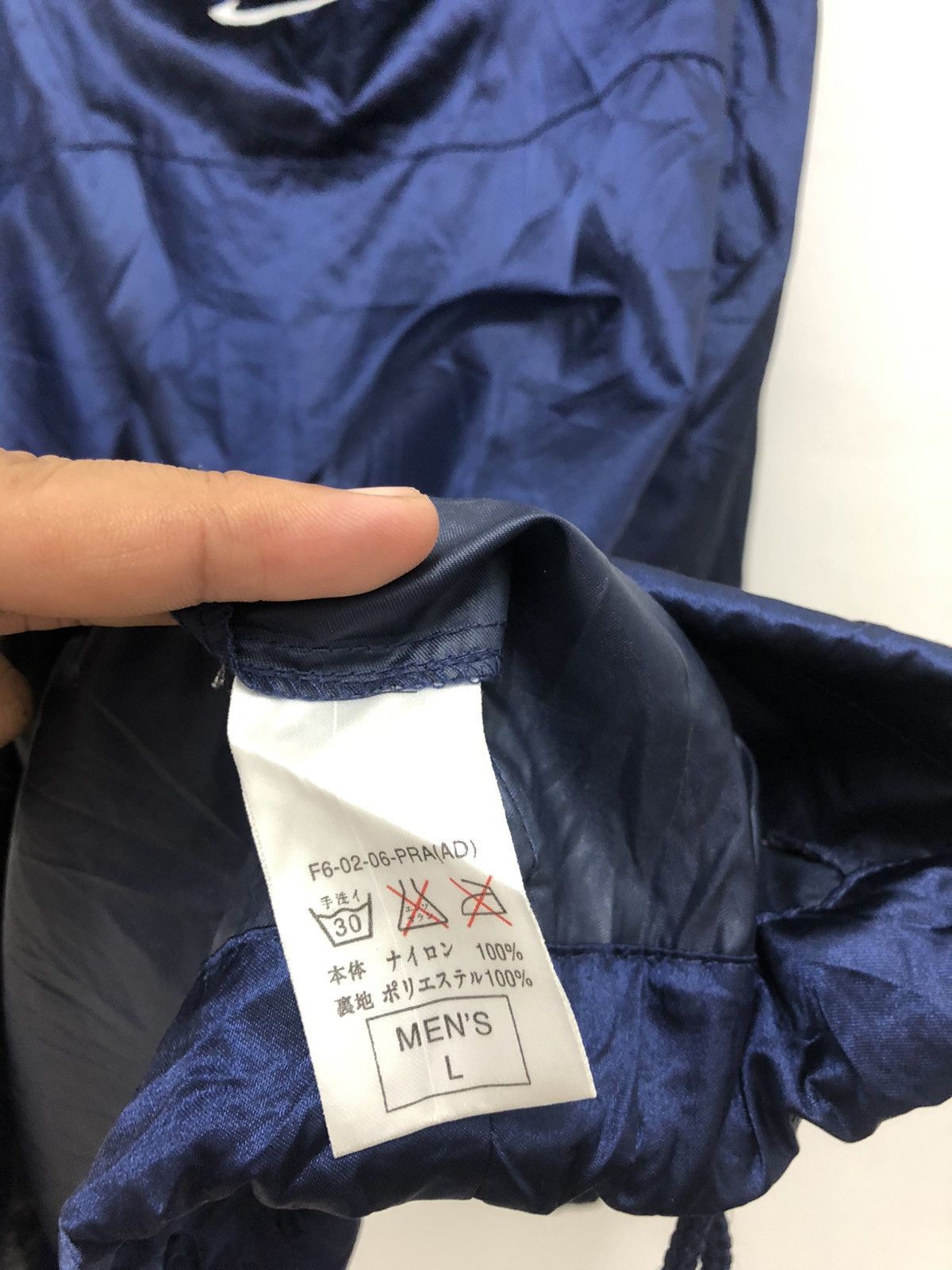 Nike Rare 90s Vintage NIKE OG Centre Swoosh Windbreaker Hoodie Size US L / EU 52-54 / 3 - 5 Thumbnail