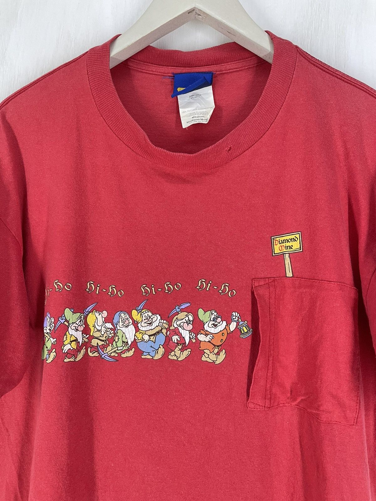 Cartoon Network Vintage Y2K Snow white and the seven dwarves pocket tee Size US M / EU 48-50 / 2 - 3 Thumbnail