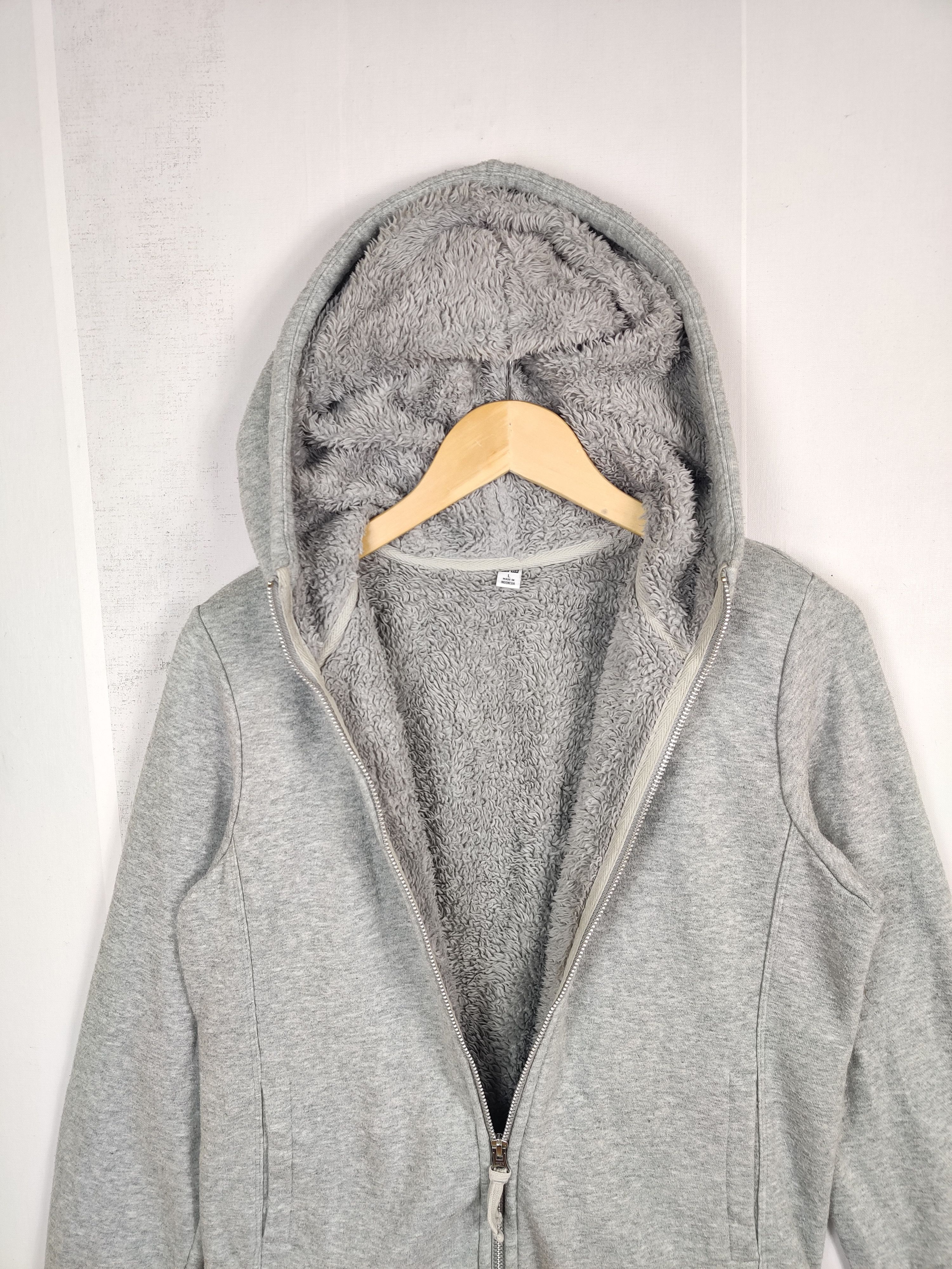 Uniqlo Vintage Uniqlo Plain Fleece Zip Up Sweater Hoodie Size US L / EU 52-54 / 3 - 7 Thumbnail