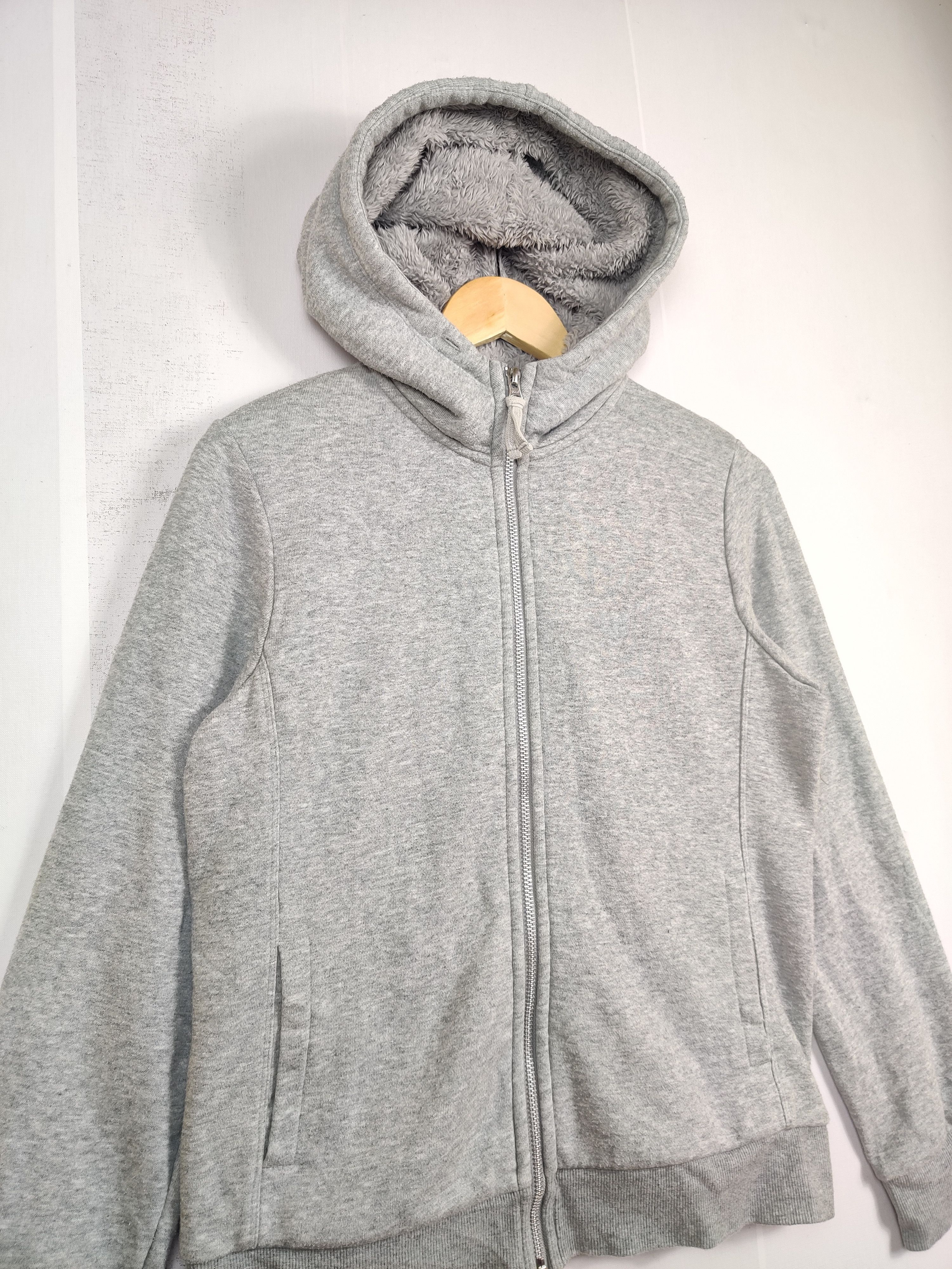 Uniqlo Vintage Uniqlo Plain Fleece Zip Up Sweater Hoodie Size US L / EU 52-54 / 3 - 3 Thumbnail