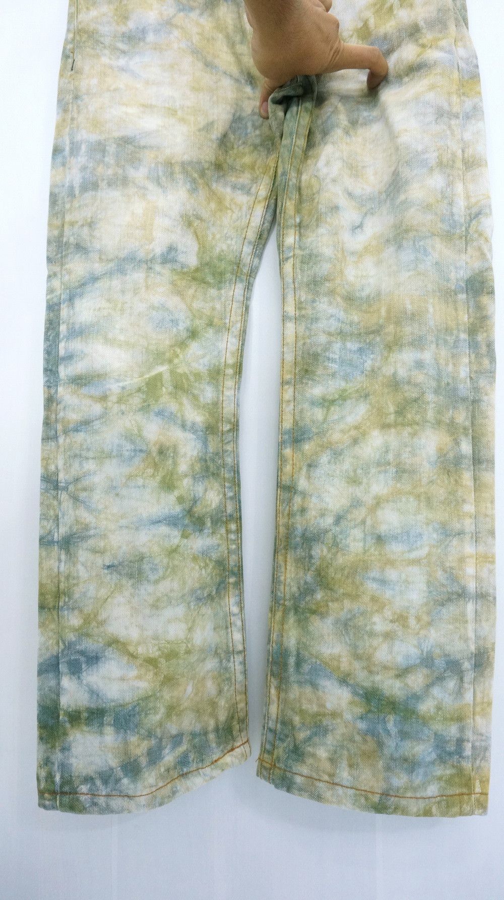 Japanese Brand Rare Japanese Brand JONEAA Tie Dye Camo Short Rise Jeans Size US 31 - 6 Thumbnail