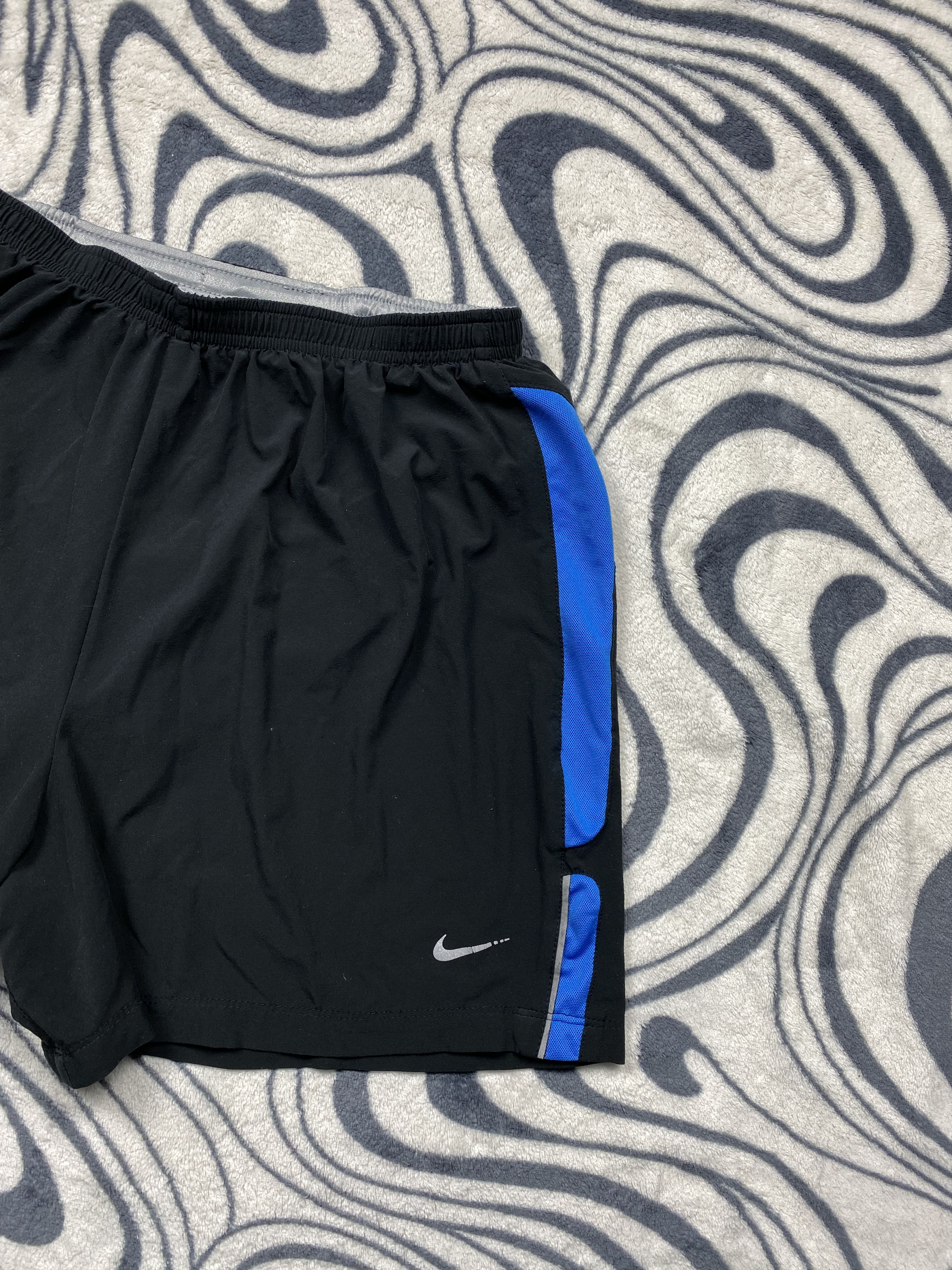 Nike × Vintage Vintage Nike Mens Shorts Y2K Size US 32 / EU 48 - 2 Thumbnail