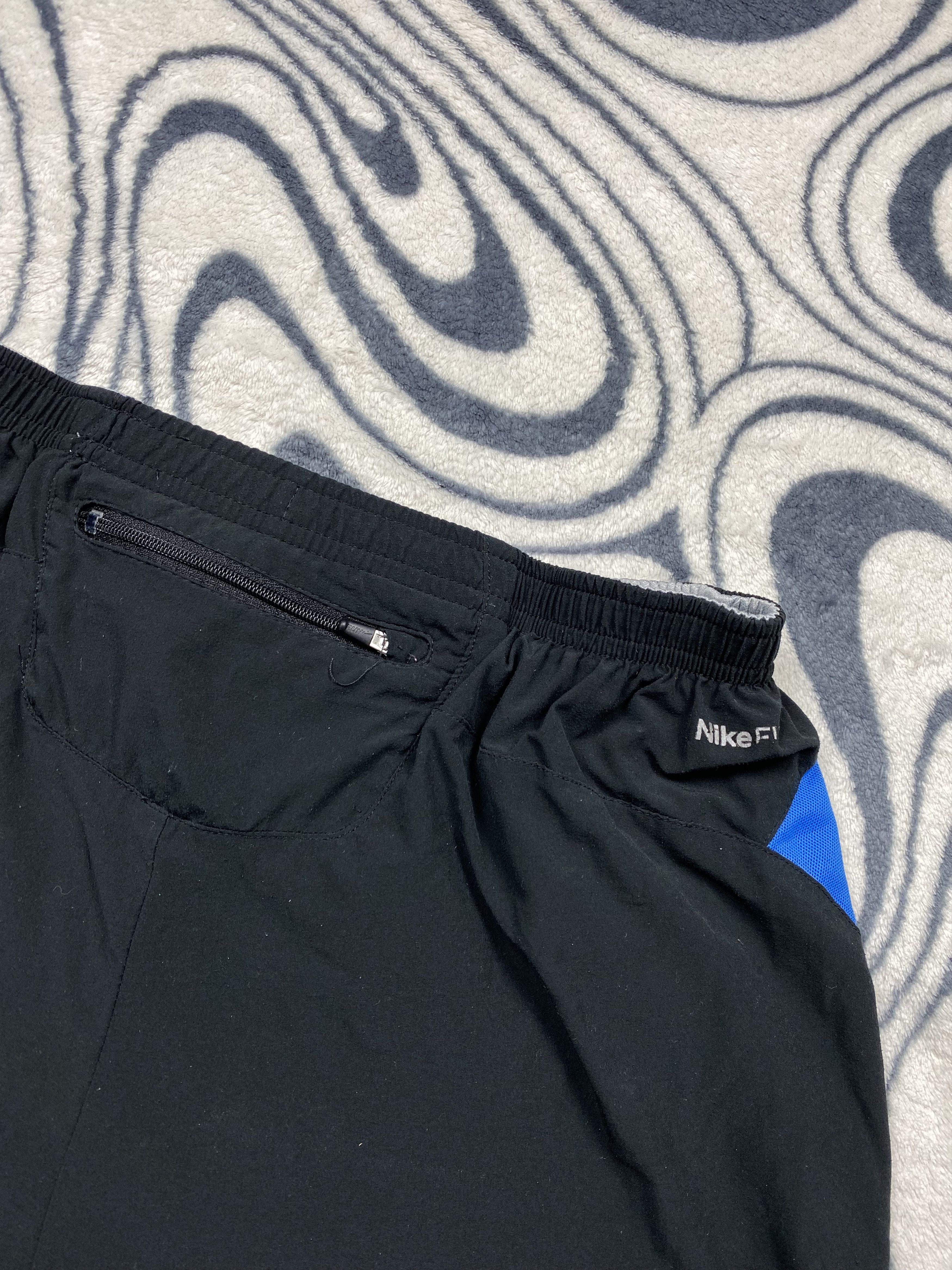 Nike × Vintage Vintage Nike Mens Shorts Y2K Size US 32 / EU 48 - 8 Thumbnail