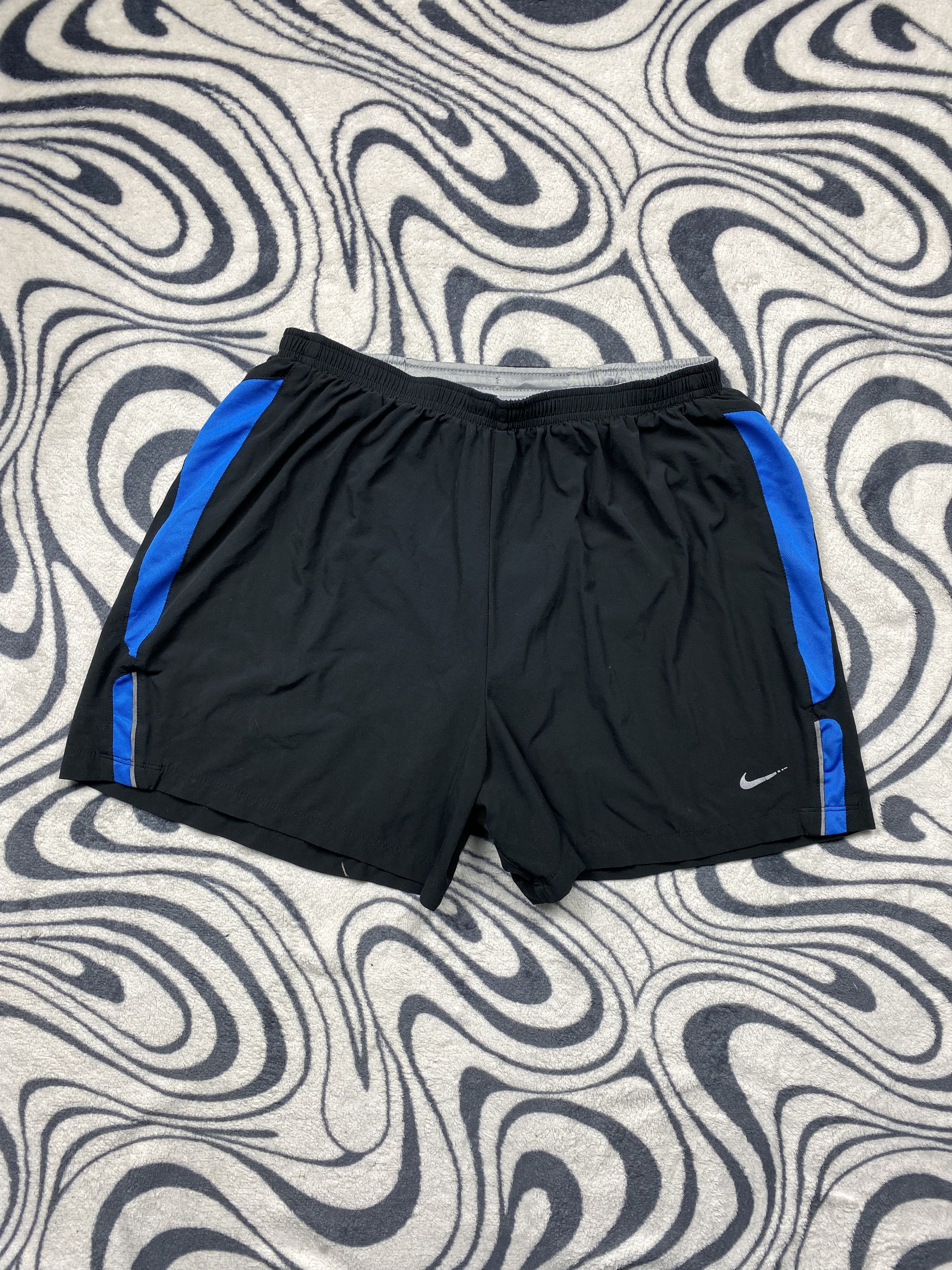 Nike × Vintage Vintage Nike Mens Shorts Y2K Size US 32 / EU 48 - 1 Thumbnail