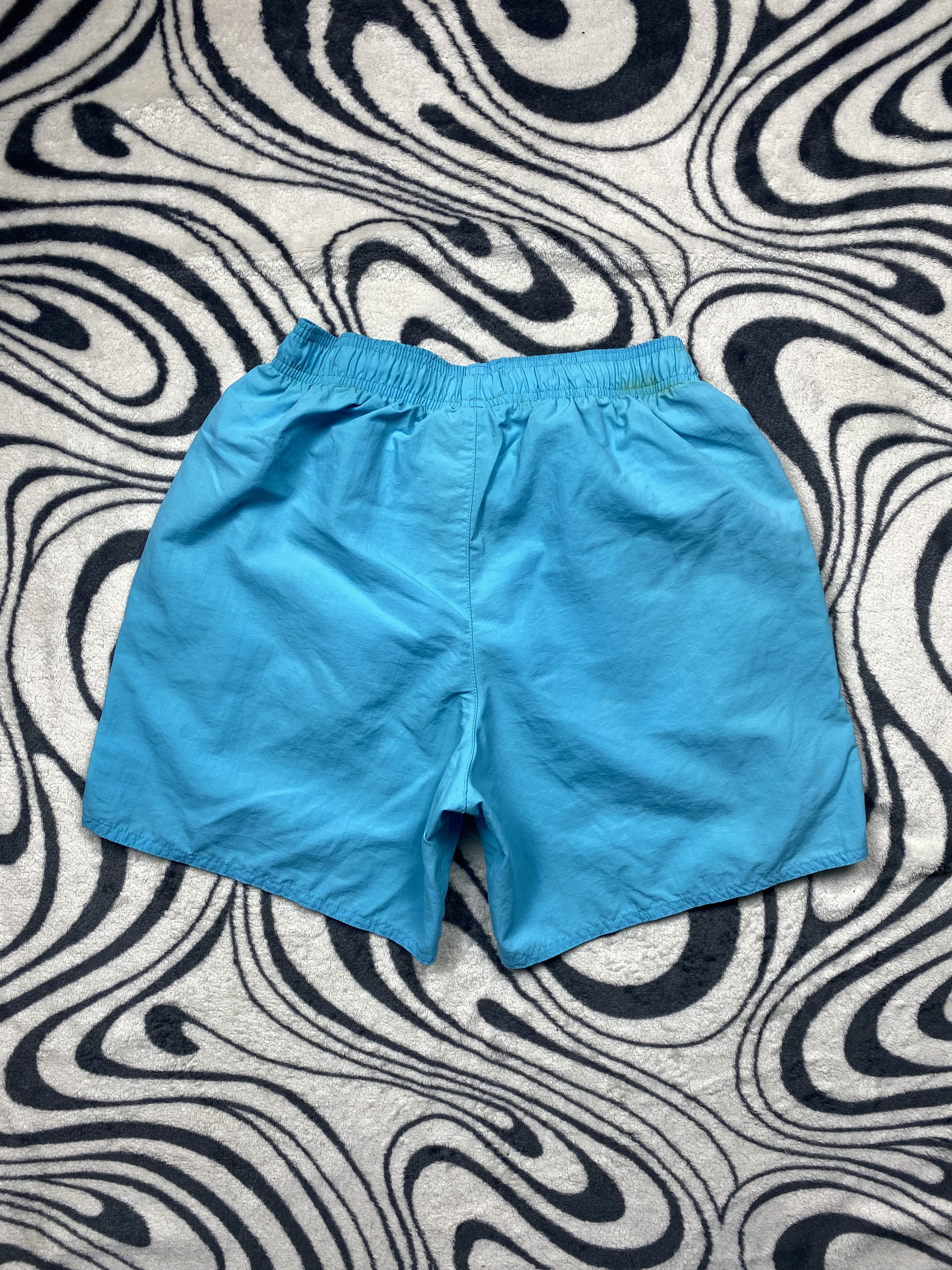 Adidas Vintage Adidas Mens Nylon Shorts Y2K Size US 28 / EU 44 - 8 Thumbnail