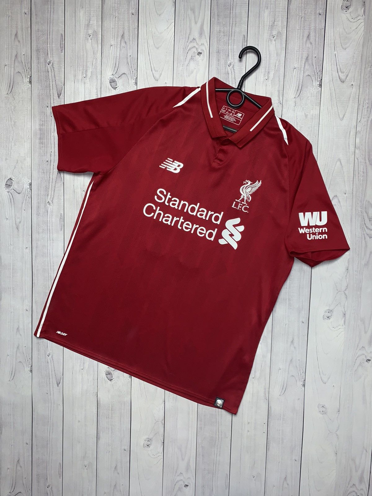Vintage Vintage Liverpool 11 Salah soccer jersey size L Size US L / EU 52-54 / 3 - 2 Thumbnail