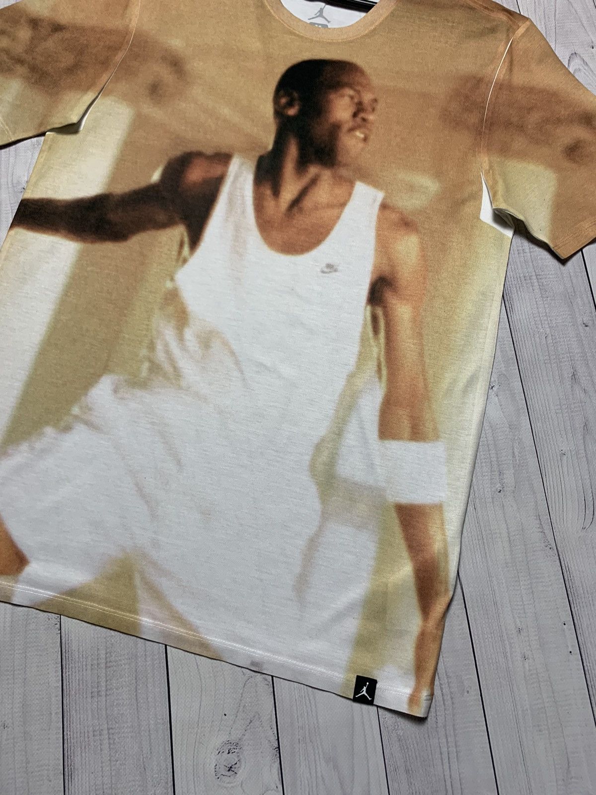 Jordan Brand × Nike Nike Air Jordan big logo tee size M basketball rare Size US M / EU 48-50 / 2 - 2 Thumbnail