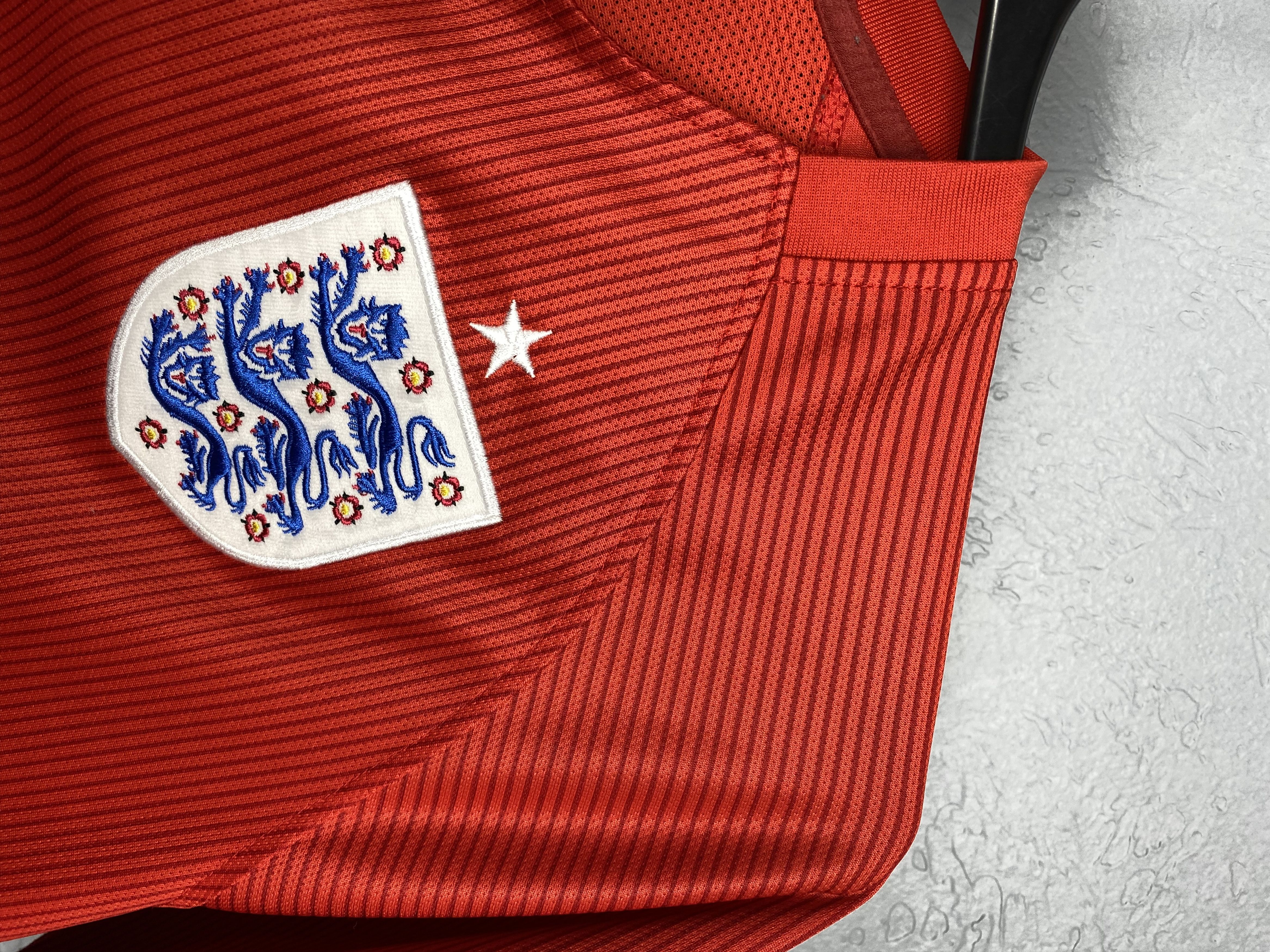 Nike × Vintage Nike England Vintage Mens T-Shirt Tee Swoosh Size US S / EU 44-46 / 1 - 3 Thumbnail