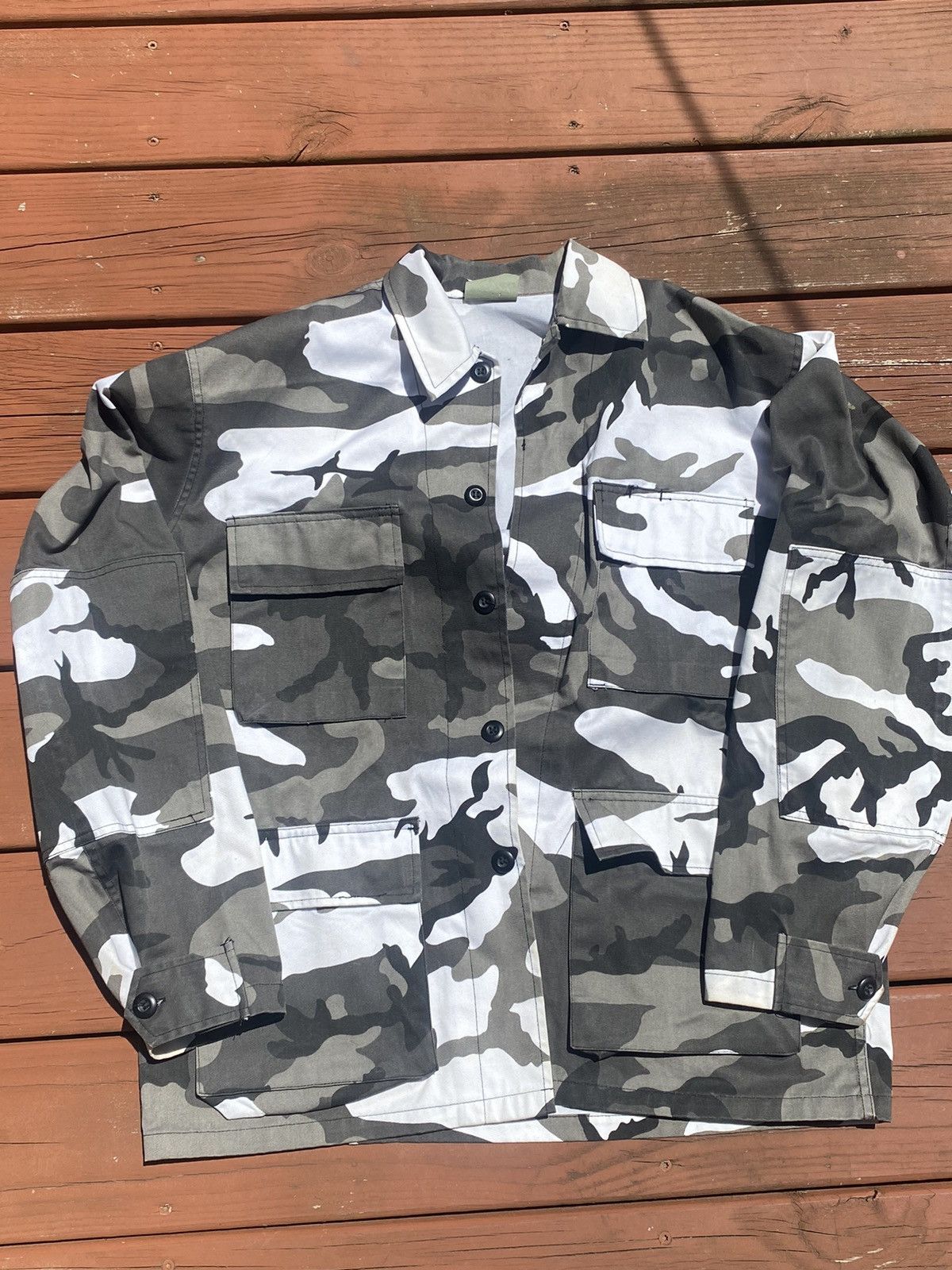 Vintage Vintage BW snow tree camo button up military jacket Size US S / EU 44-46 / 1 - 1 Thumbnail