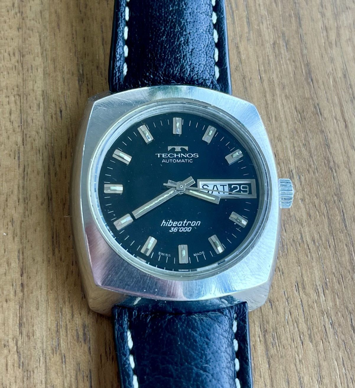 Montre Vintage Technos Gold Shield - Mécanique Suisse - Occasion Avec Traces D'usure