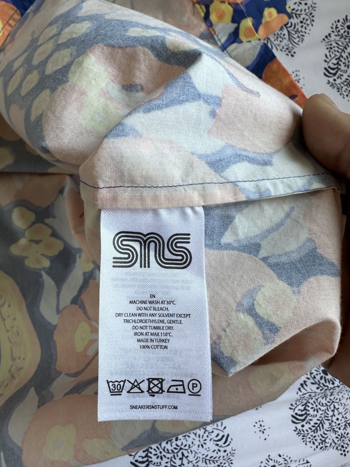 Sneakersnstuff SNS button up Size US L / EU 52-54 / 3 - 5 Thumbnail