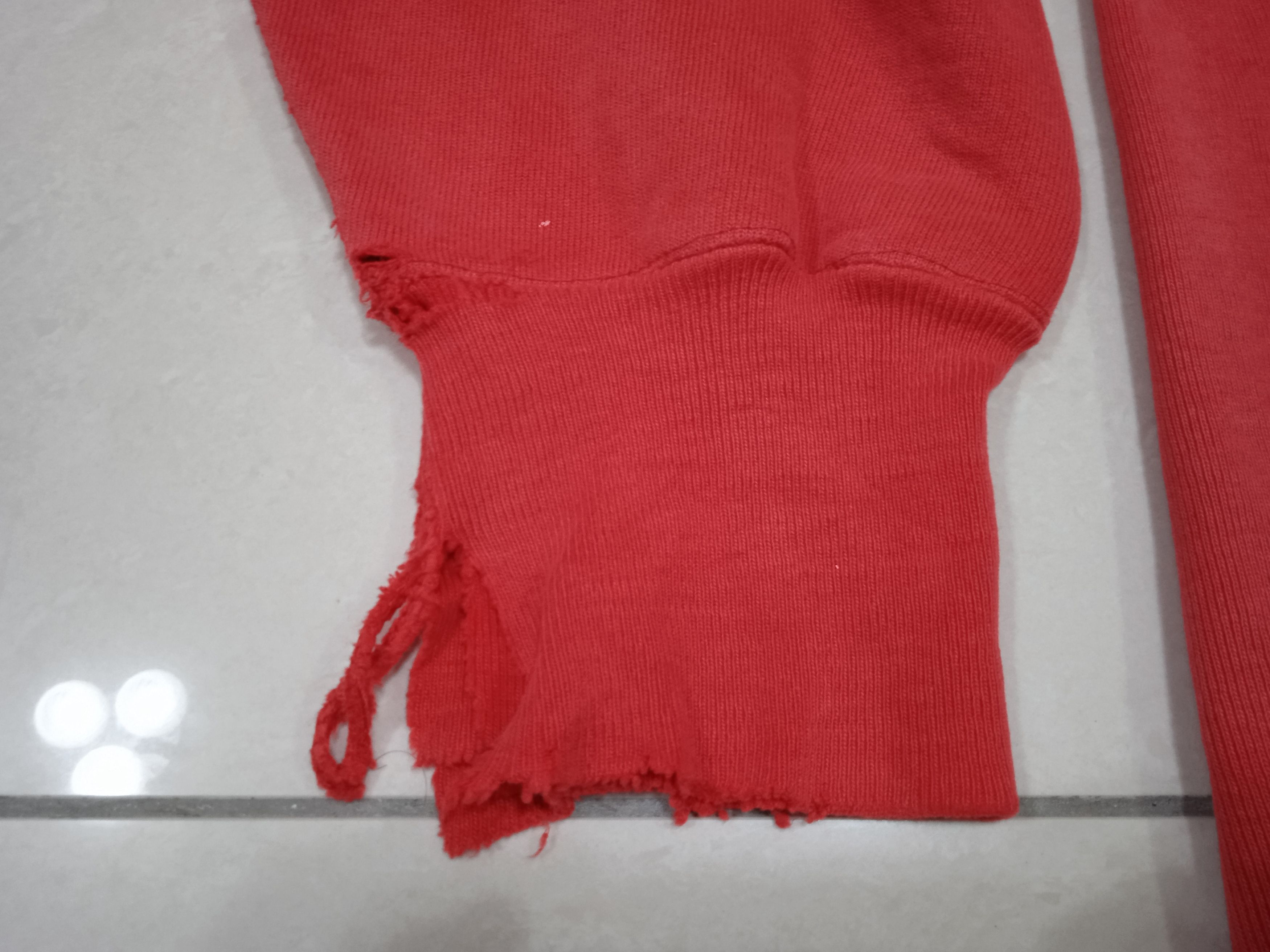 Champion Vintage 90s Thrashed Champion Reverse Weave Blank Red Skater Size US XL / EU 56 / 4 - 6 Thumbnail