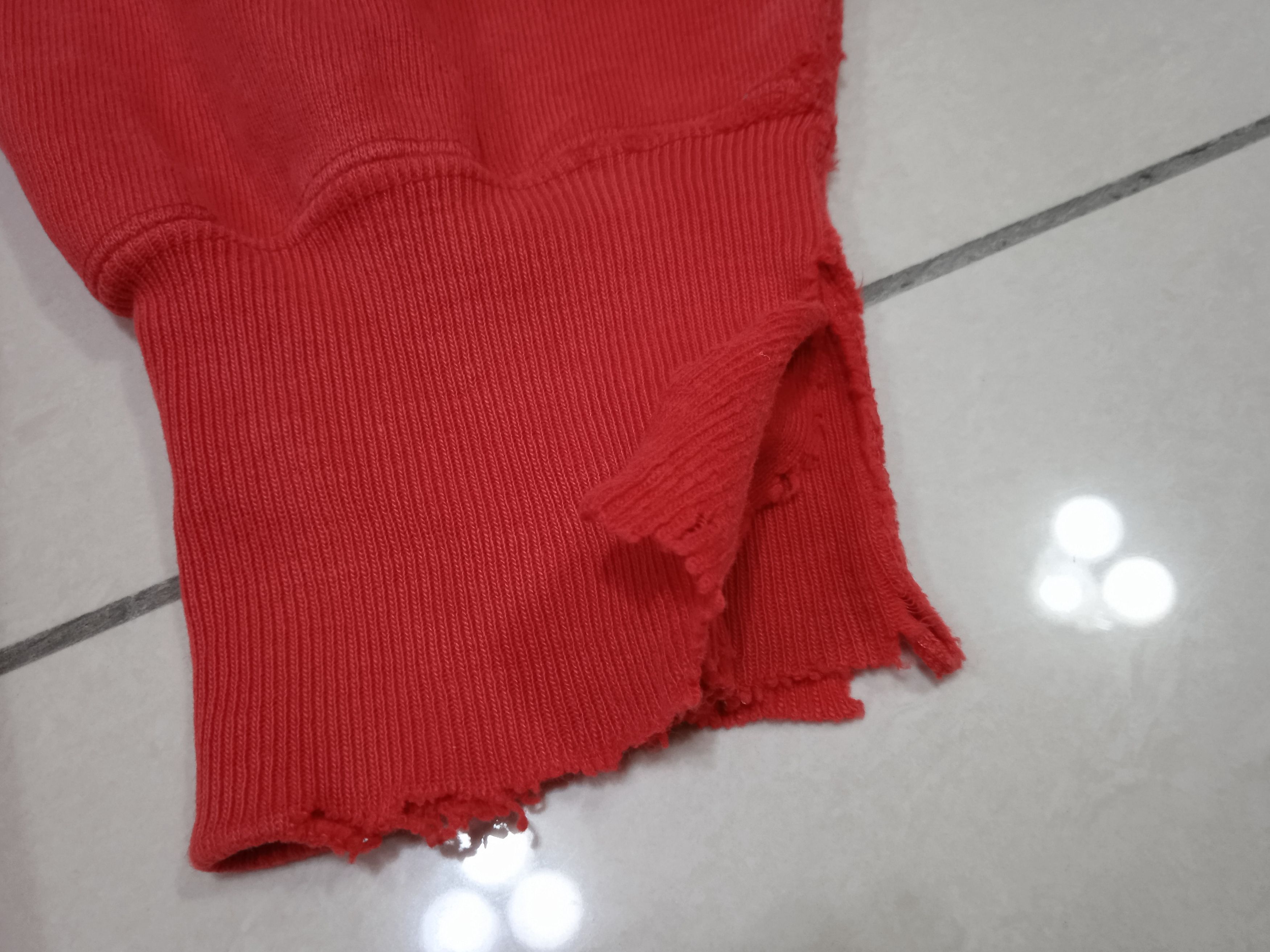 Champion Vintage 90s Thrashed Champion Reverse Weave Blank Red Skater Size US XL / EU 56 / 4 - 5 Thumbnail