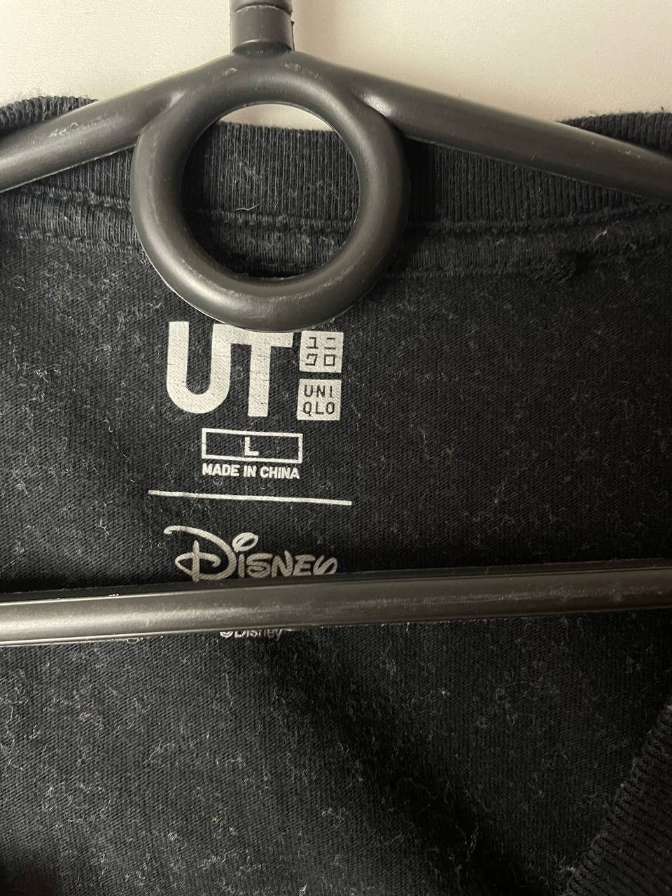 Uniqlo Uniqlo Disney t-shirts size L Size US L / EU 52-54 / 3 - 3 Thumbnail