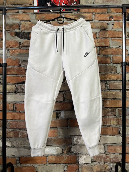 Nike Nike Tech Fleece Jogger Beige Sportswear Pants Bone Size S