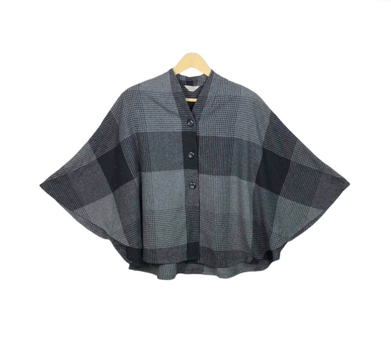 Cloak Avant Garde Femme Checkered Dark Poncho Cloak Capes Size US L / EU 52-54 / 3 - 1 Thumbnail