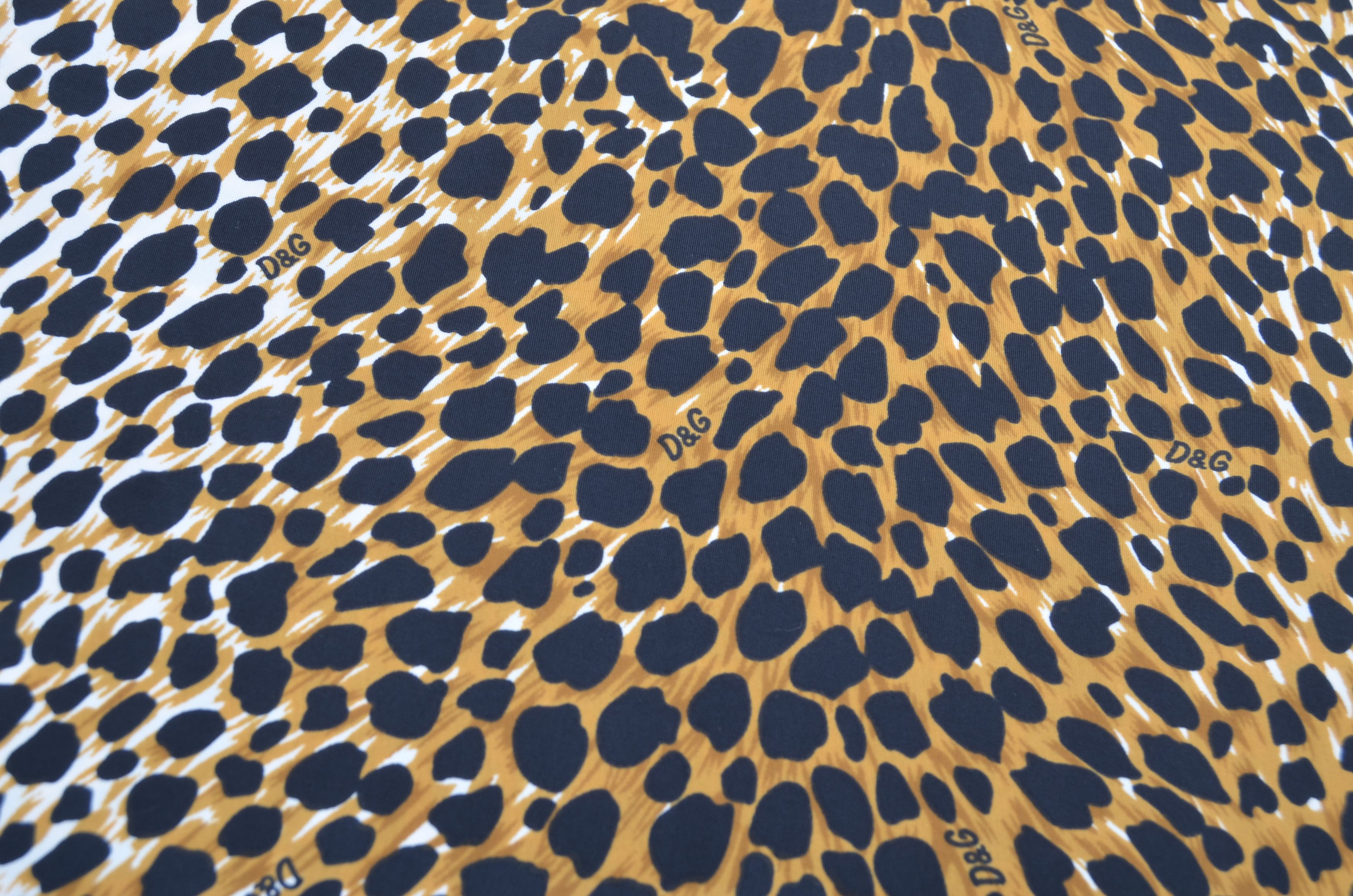 Dolce & Gabbana Vintage Dolce & Gabbana Leopard Tee Size S / US 4 / IT 40 - 6 Thumbnail