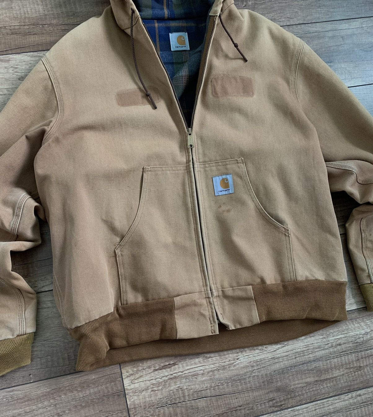 Carhartt Vintage Carhartt Sunfaded Distressed Hooded Jacket Bomber Size US L / EU 52-54 / 3 - 9 Thumbnail