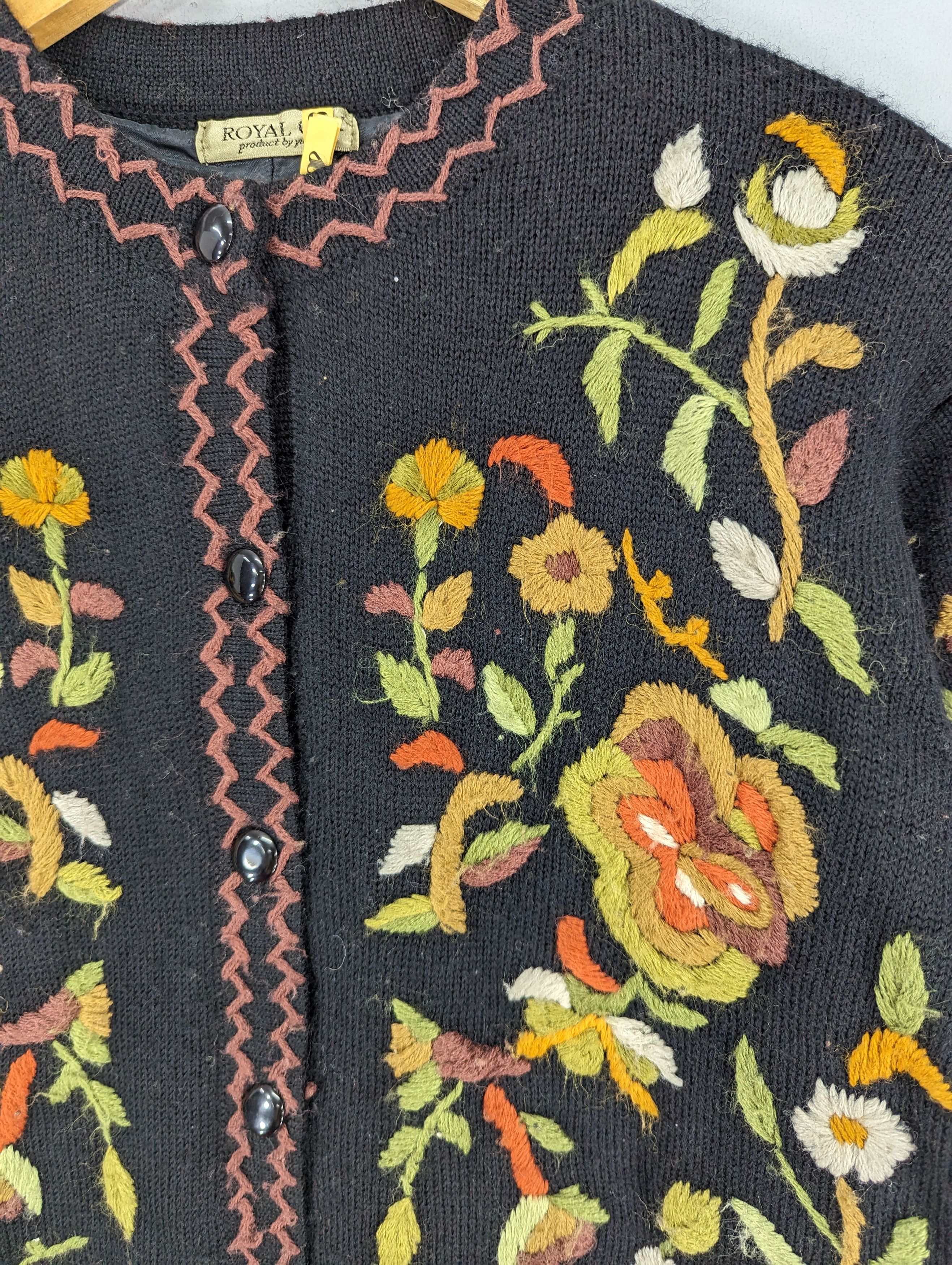 Japanese Brand × Vintage 💥RARE💥Vintage Royal City Knit Floral Embroidery Button Ups Size US M / EU 48-50 / 2 - 5 Thumbnail
