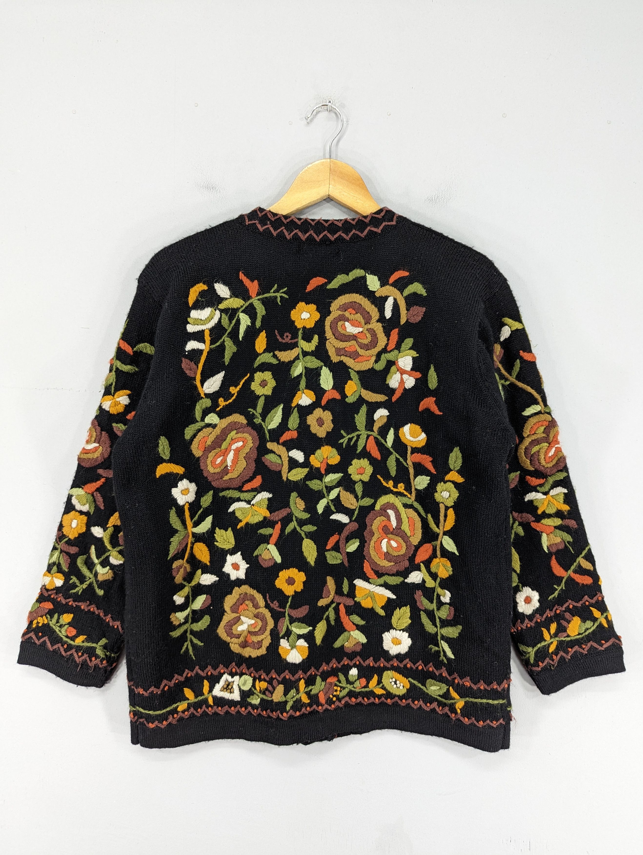 Japanese Brand × Vintage 💥RARE💥Vintage Royal City Knit Floral Embroidery Button Ups Size US M / EU 48-50 / 2 - 12 Thumbnail