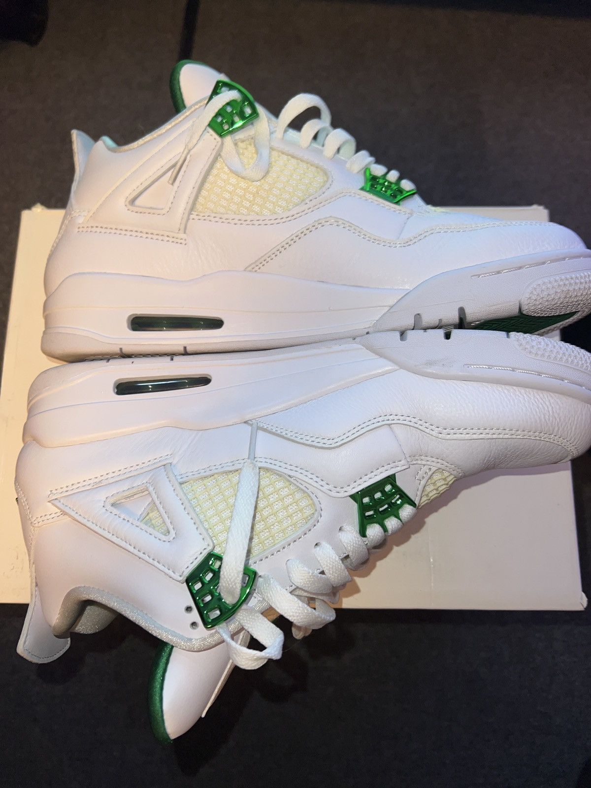 Jordan Brand Jordan 4 Metallic Green Size US 10.5 / EU 43-44 - 2 Thumbnail