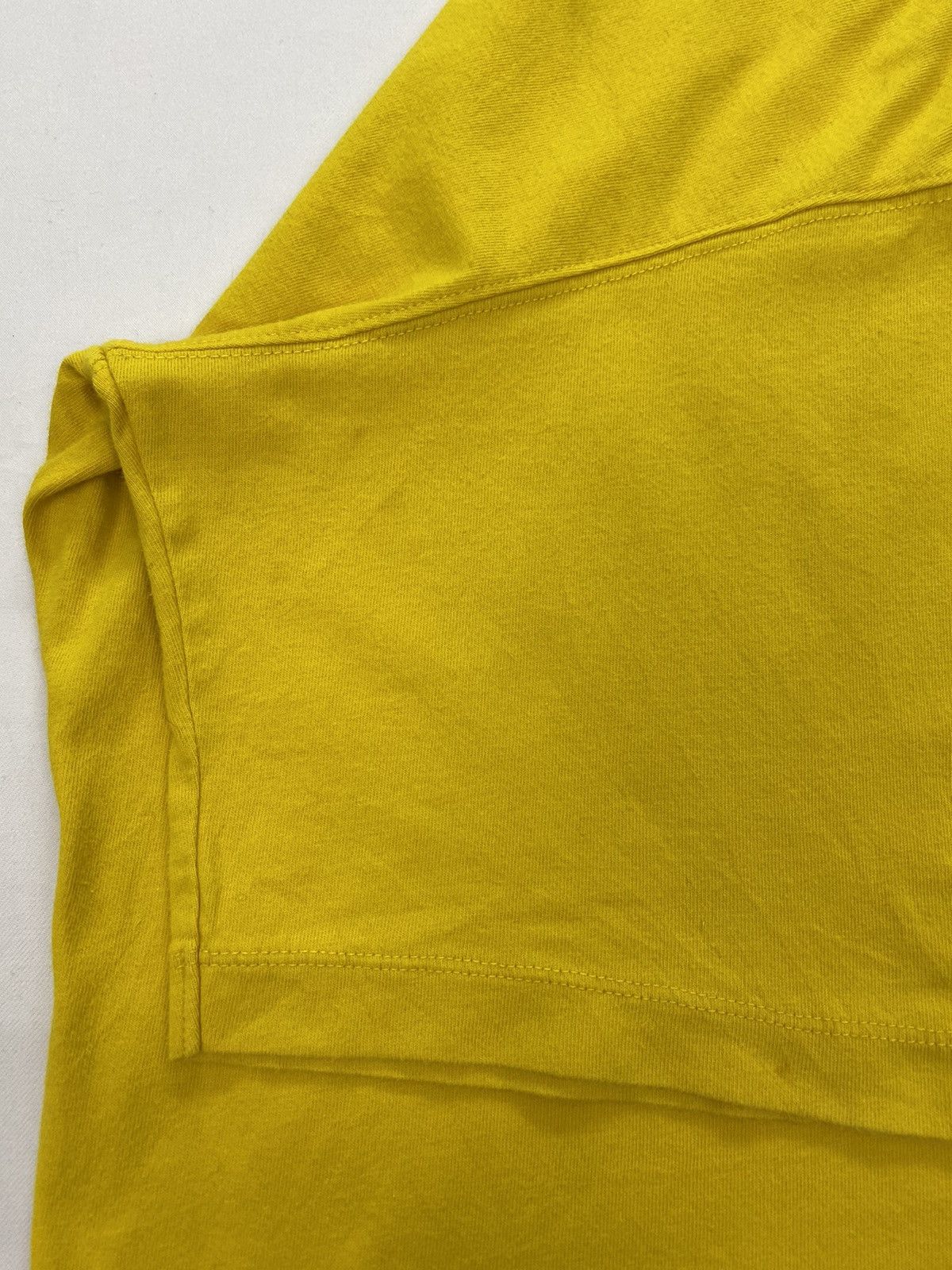 Verdy Verdy X Uniqlo Cropped Tshirt Size US S / EU 44-46 / 1 - 10 Thumbnail