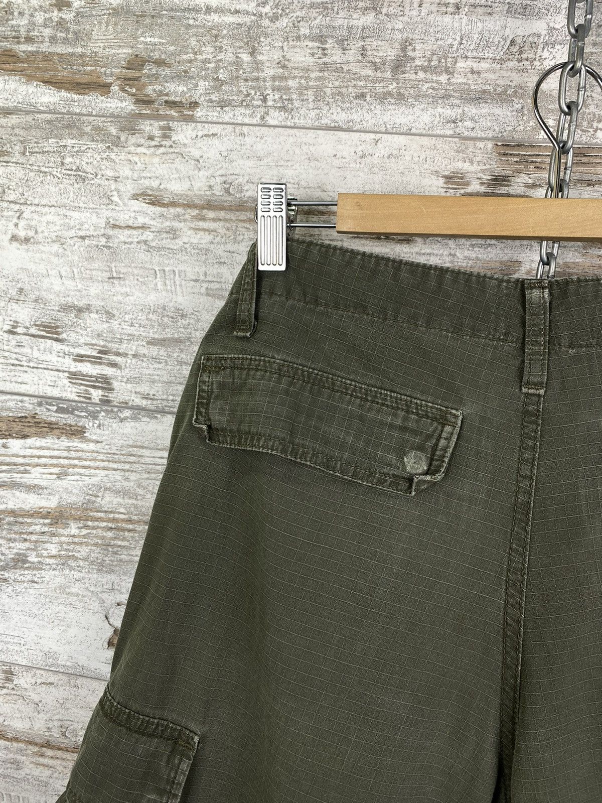 Carhartt Wip × Vintage Mens Vintage Carhartt WIP Cargo Bermuda shorts streetwear Size US 29 - 4 Thumbnail
