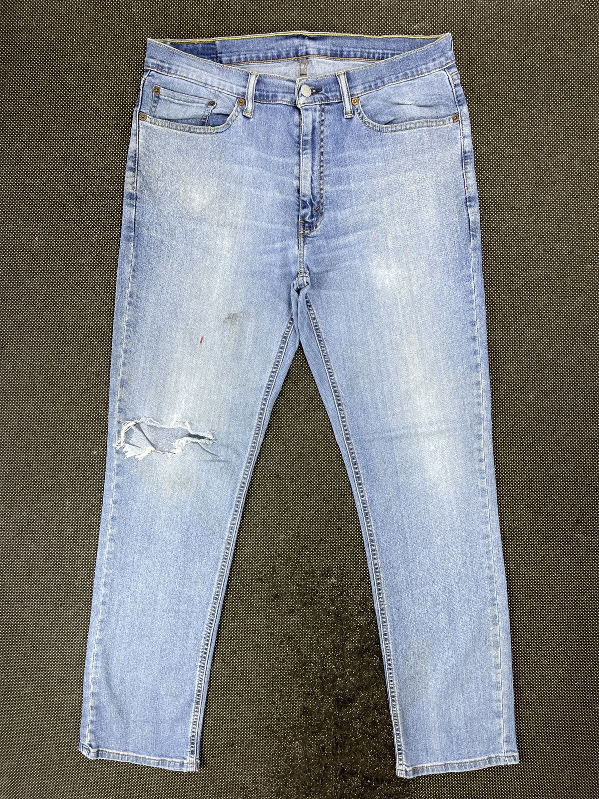 Vintage Levis 541 Distressed Jeans - J607