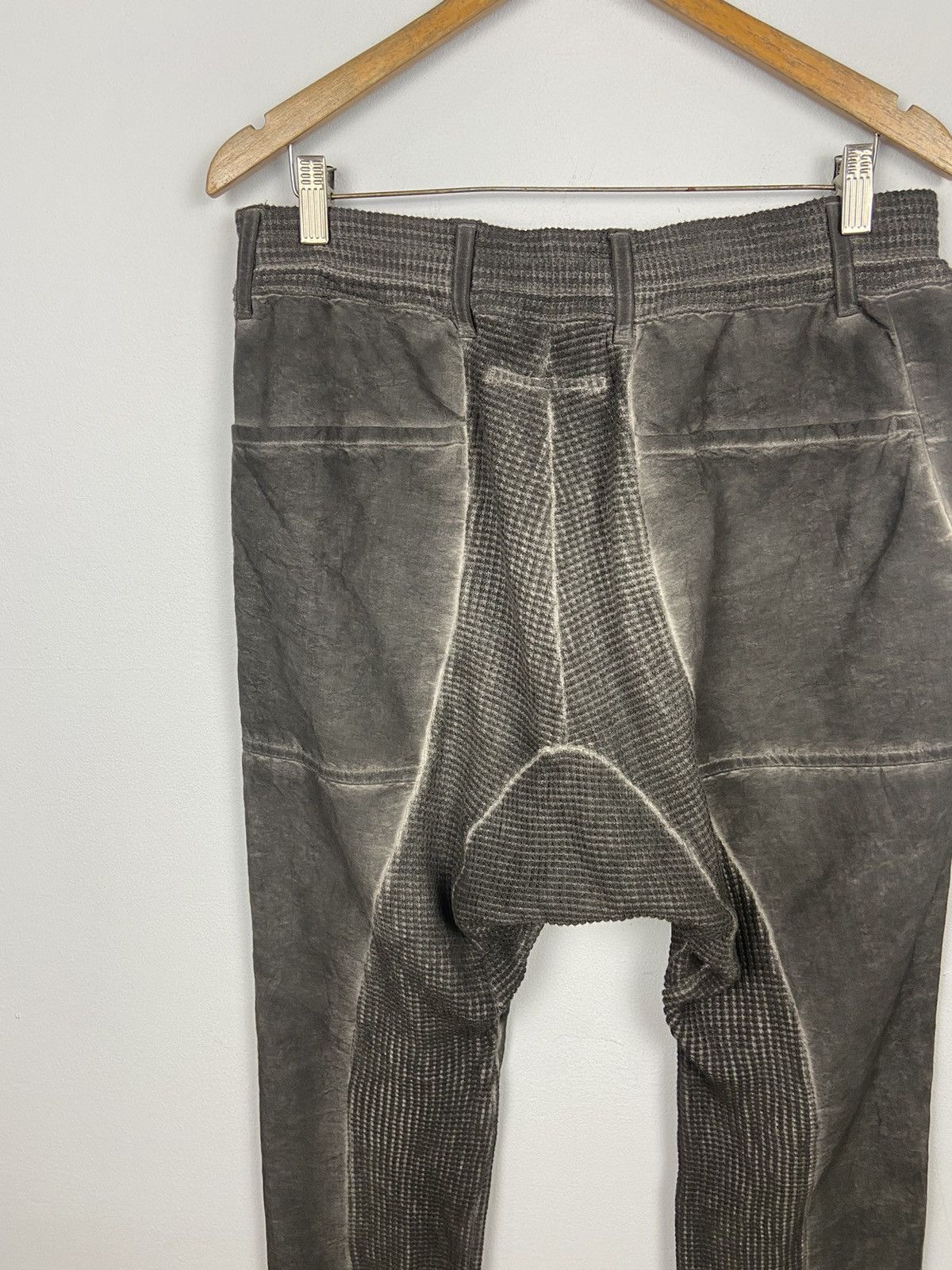 D.Hygen AW2021-22 D Hygen Tuck Tapered Hand Dye Coating Pants Size 3 Size US 34 / EU 50 - 10 Thumbnail