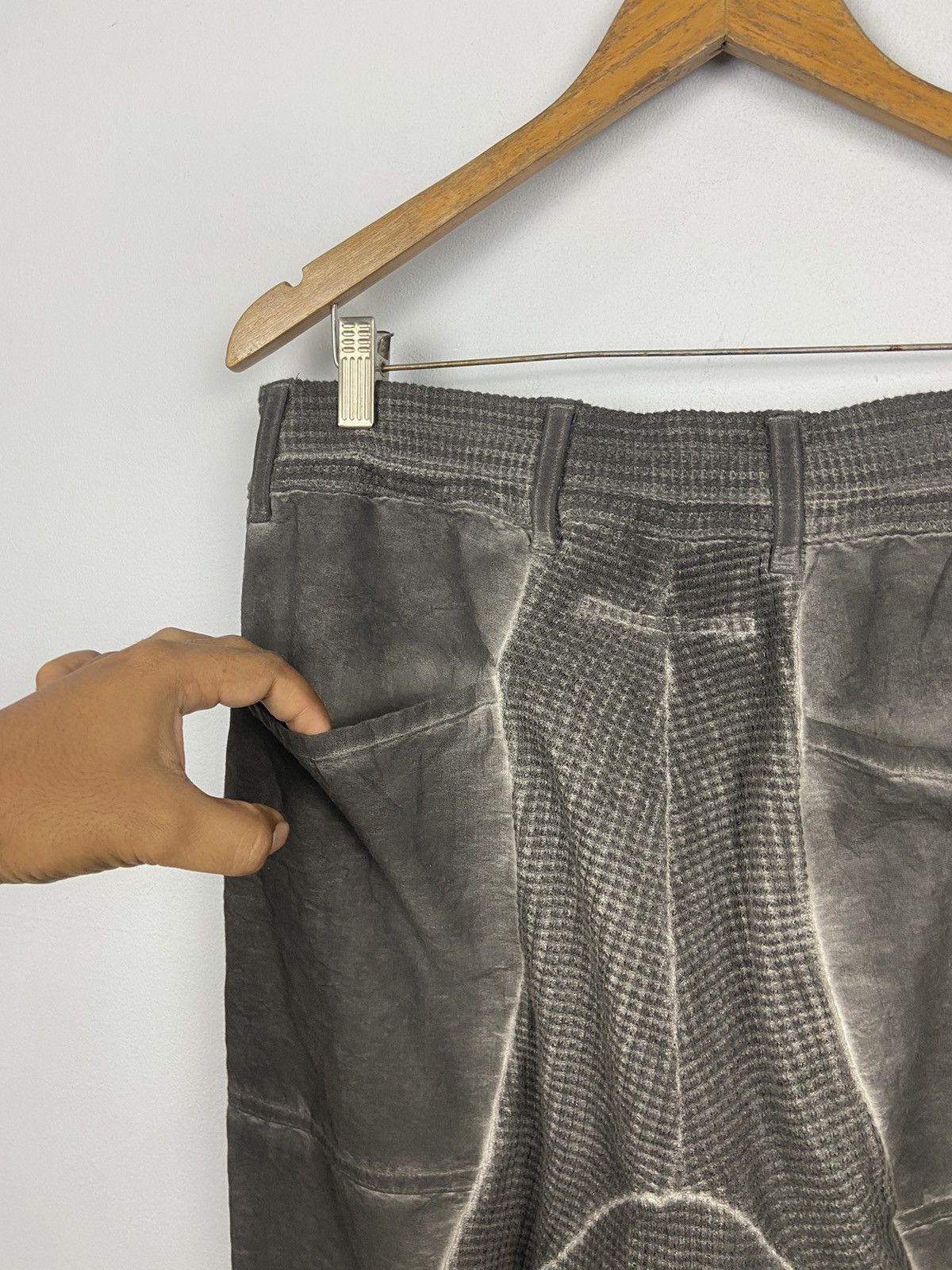D.Hygen AW2021-22 D Hygen Tuck Tapered Hand Dye Coating Pants Size 3 Size US 34 / EU 50 - 14 Thumbnail