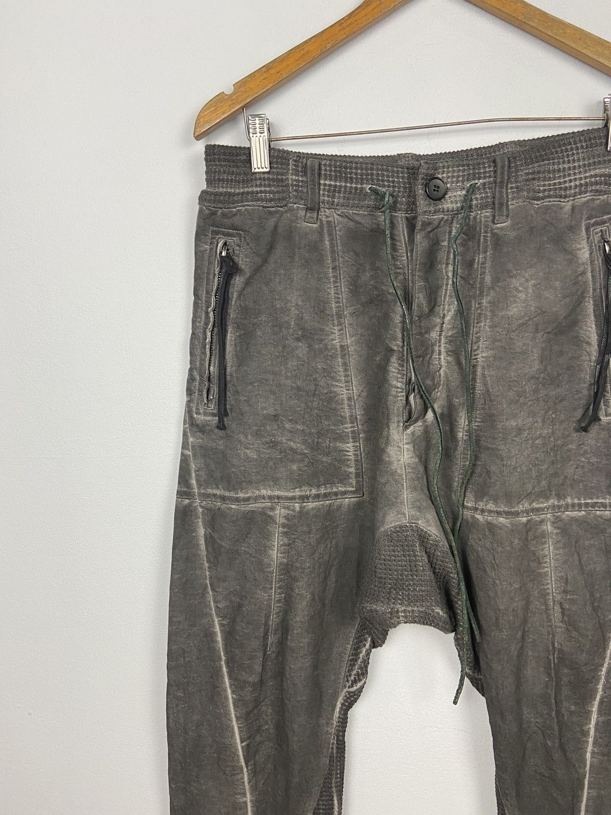 D.Hygen AW2021-22 D Hygen Tuck Tapered Hand Dye Coating Pants Size 3 Size US 34 / EU 50 - 3 Thumbnail