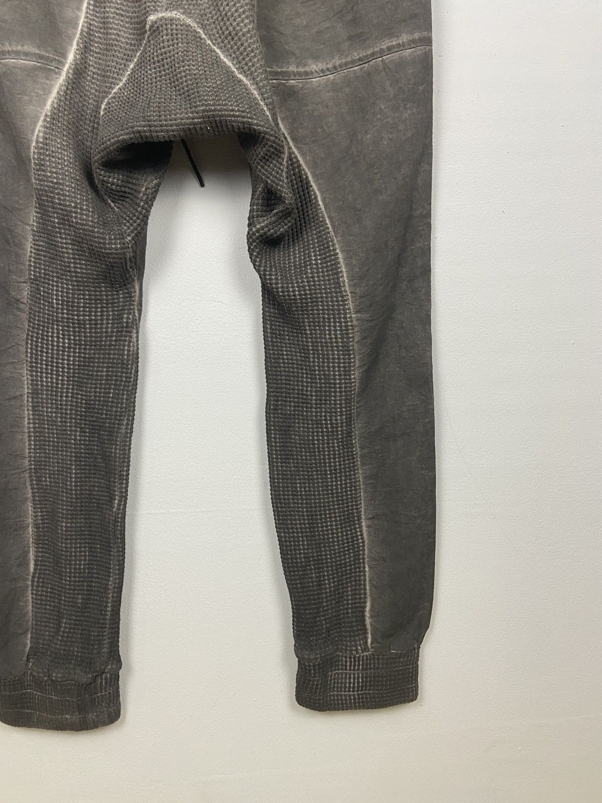 D.Hygen AW2021-22 D Hygen Tuck Tapered Hand Dye Coating Pants Size 3 Size US 34 / EU 50 - 11 Thumbnail
