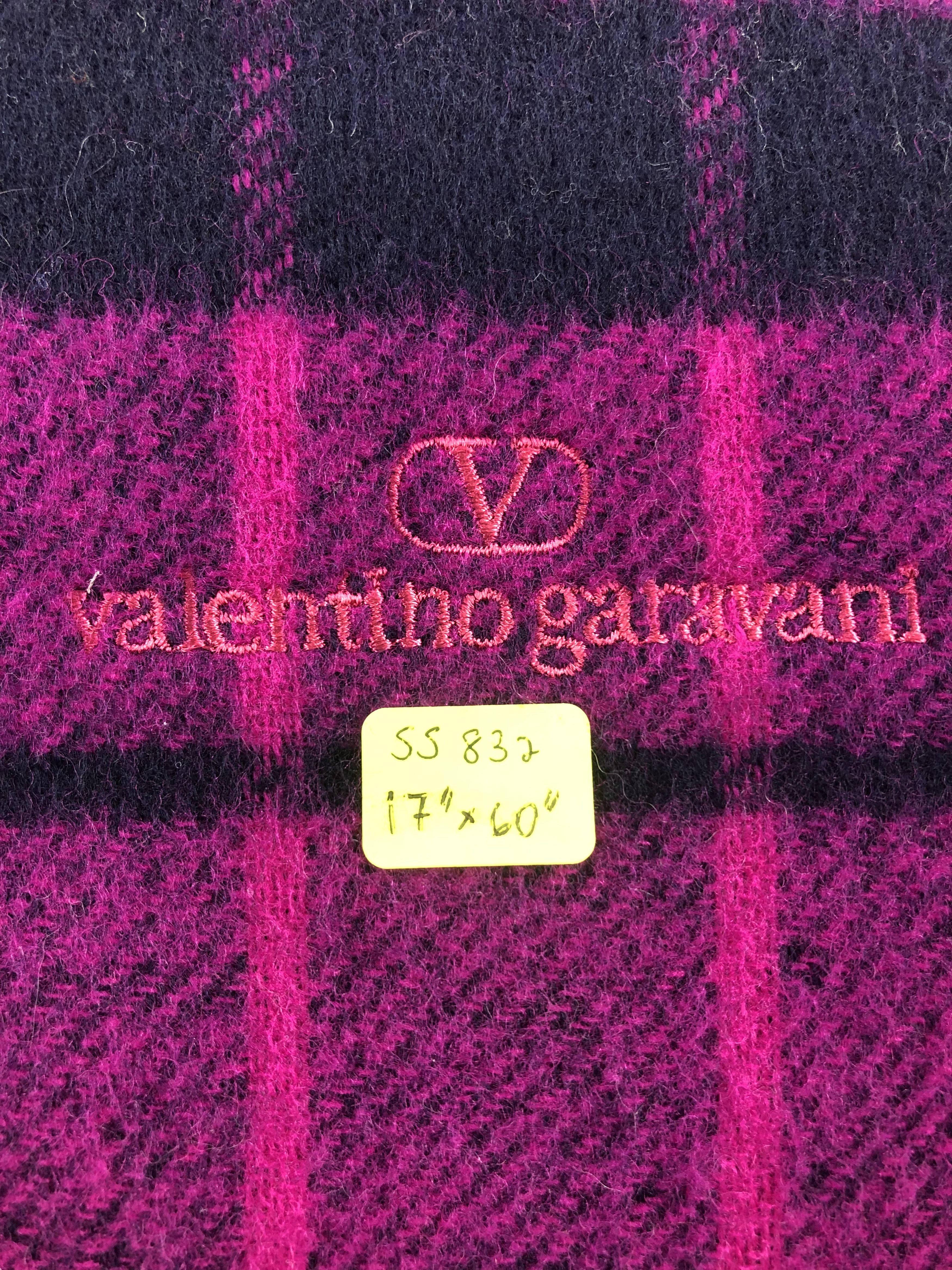 Valentino Valentino Garavani Scarf / Muffler / Neckwear Size ONE SIZE - 3 Thumbnail