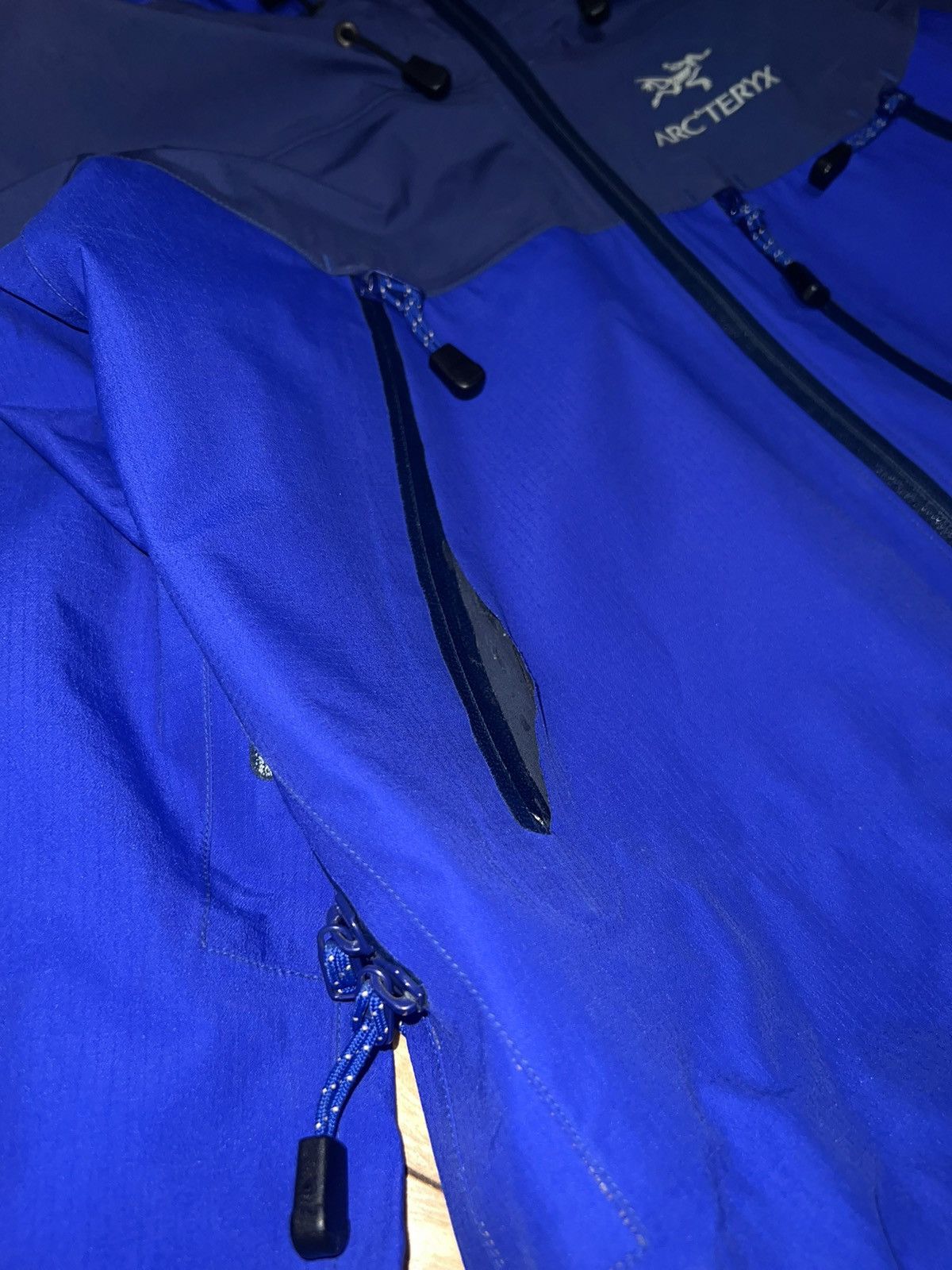 Vintage 2001 Arc'teryx Too Blue XCR Jacket