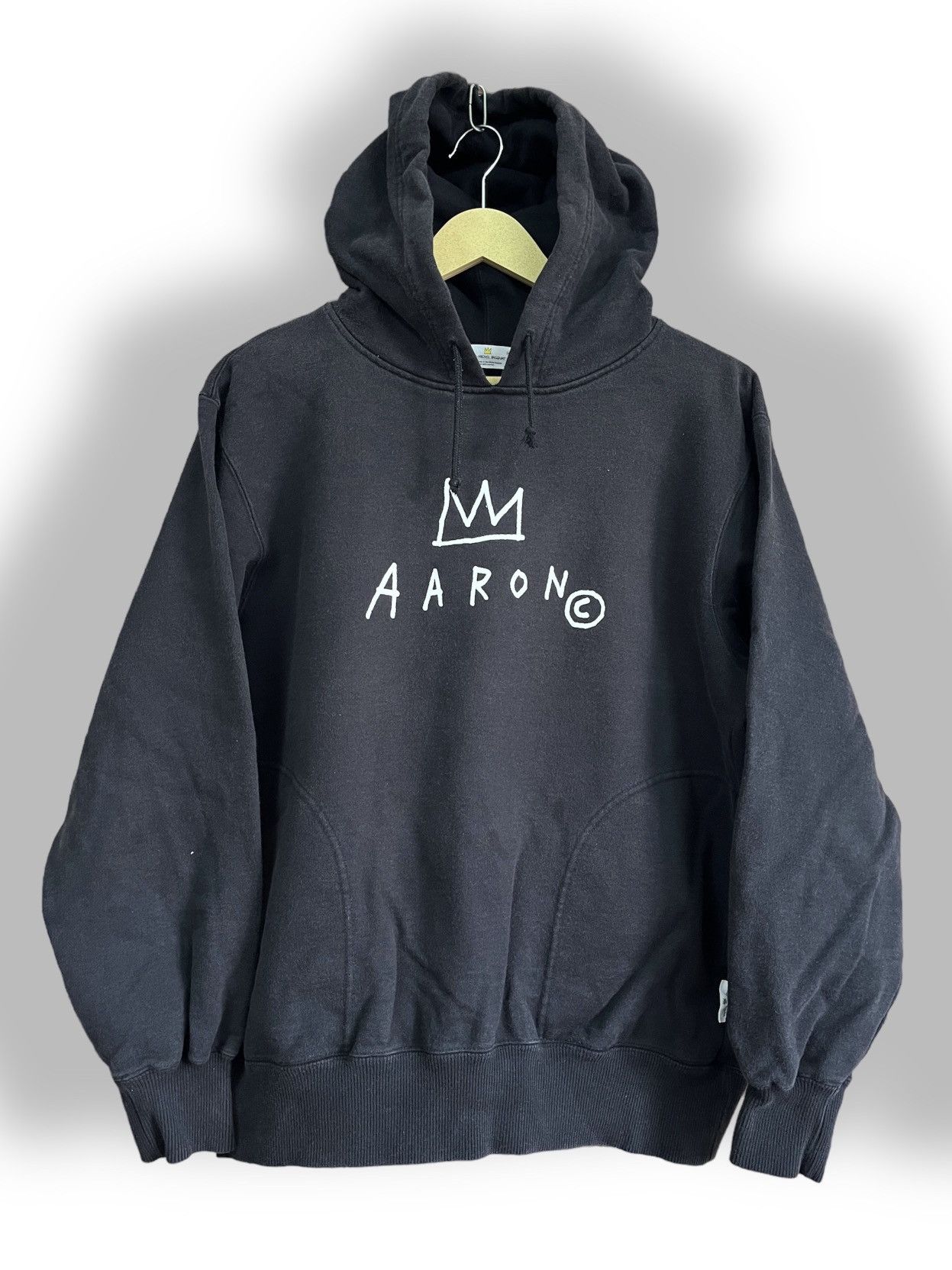 Designer × Jean-Michel Basquiat × Uniqlo Jean Michel Basquiat X Uniqlo Japan Hoodie Spellout Aaron Size US M / EU 48-50 / 2 - 1 Thumbnail