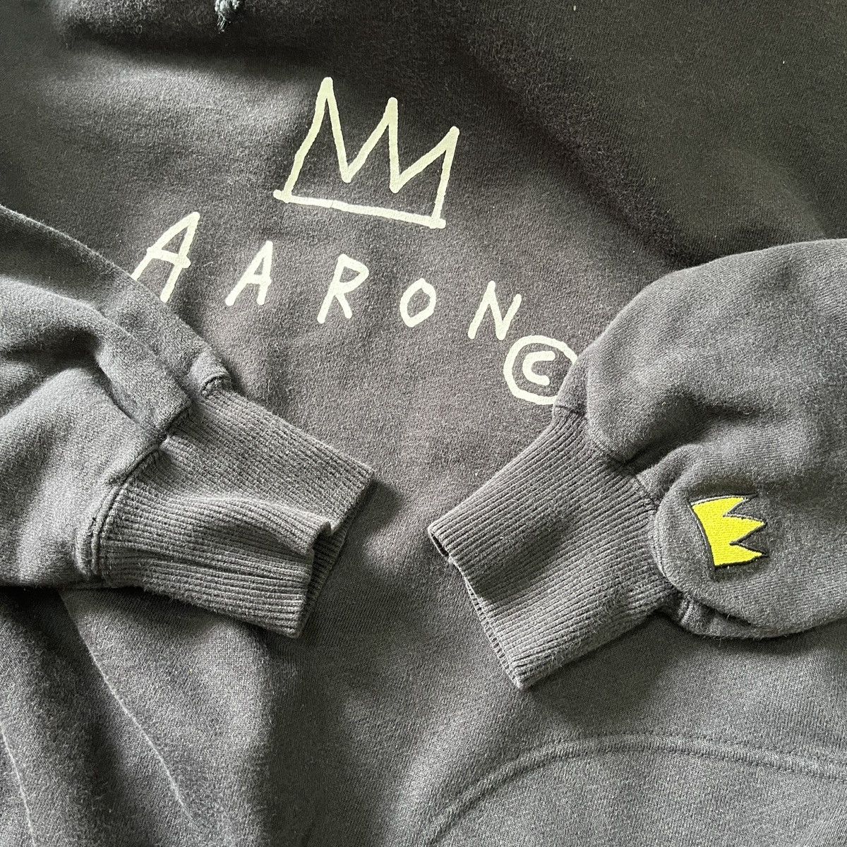 Designer × Jean-Michel Basquiat × Uniqlo Jean Michel Basquiat X Uniqlo Japan Hoodie Spellout Aaron Size US M / EU 48-50 / 2 - 8 Thumbnail