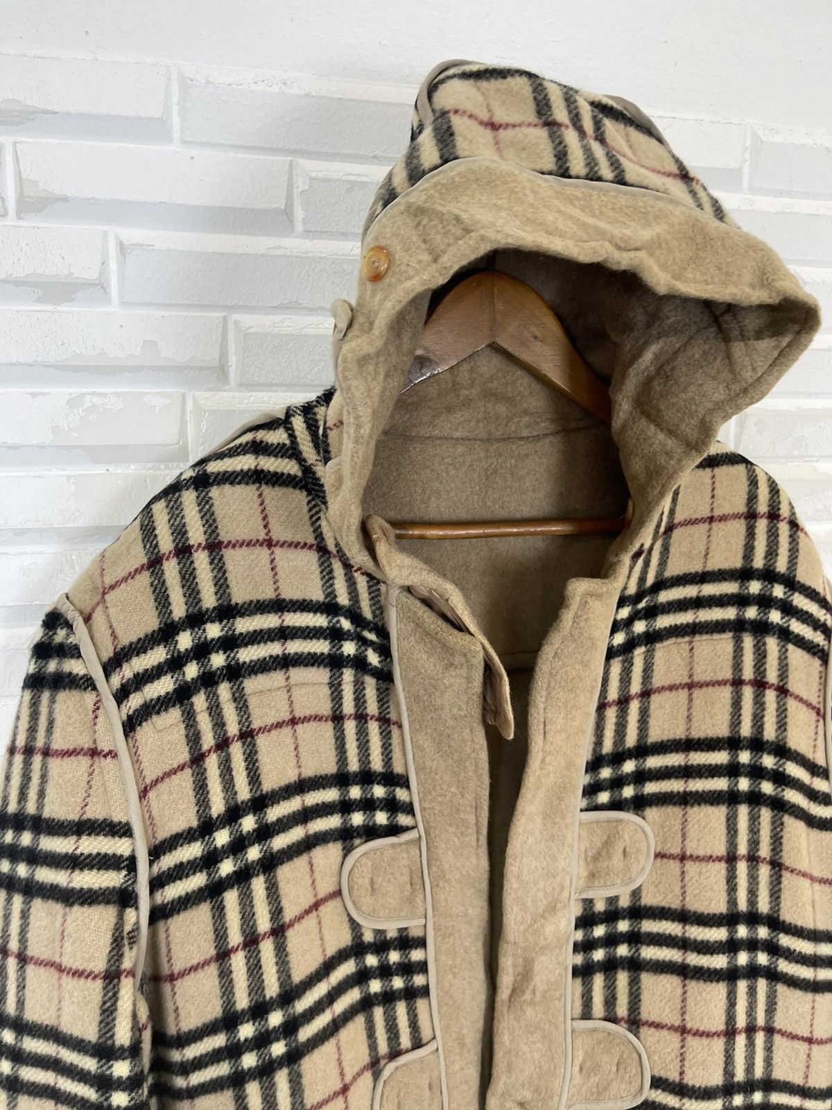 Burberry VINTAGE ICONIC BURBERRY LONDON CHECK DUFFLE COATING Size US M / EU 48-50 / 2 - 6 Thumbnail