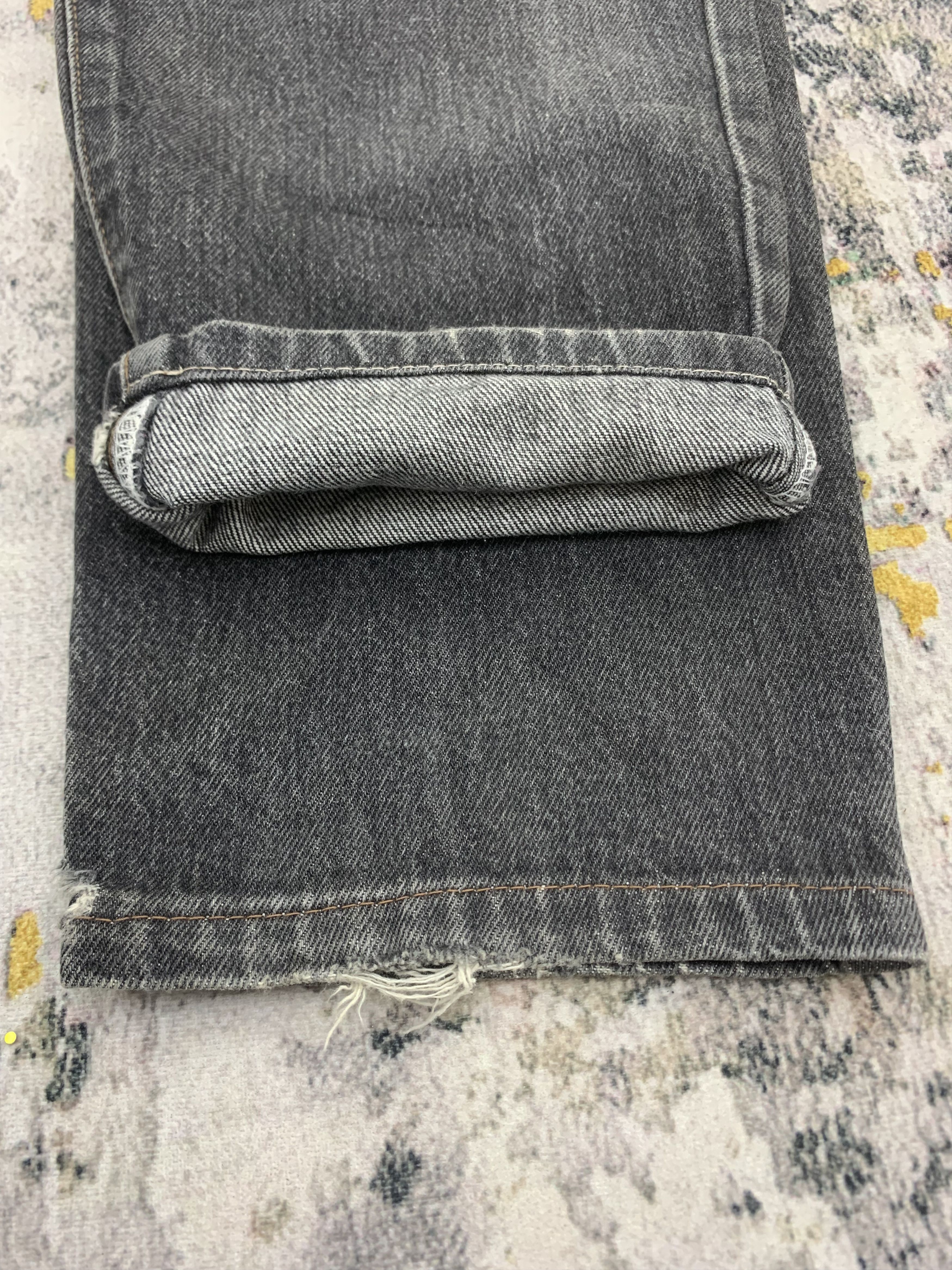 Vintage Vintage Wrangler Denim 35x28.5 Distressed Size US 35 - 11 Thumbnail
