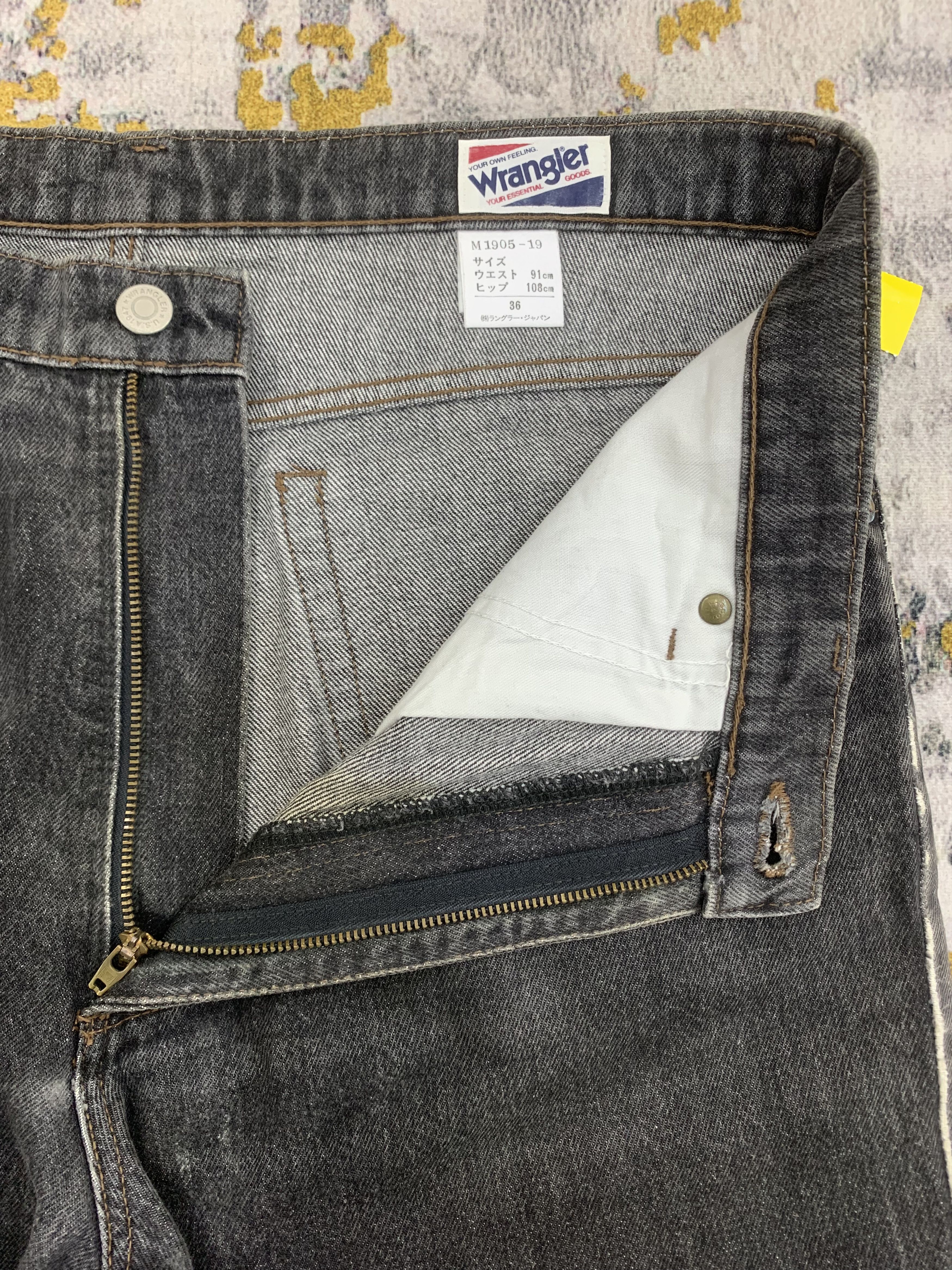 Vintage Vintage Wrangler Denim 35x28.5 Distressed Size US 35 - 3 Thumbnail