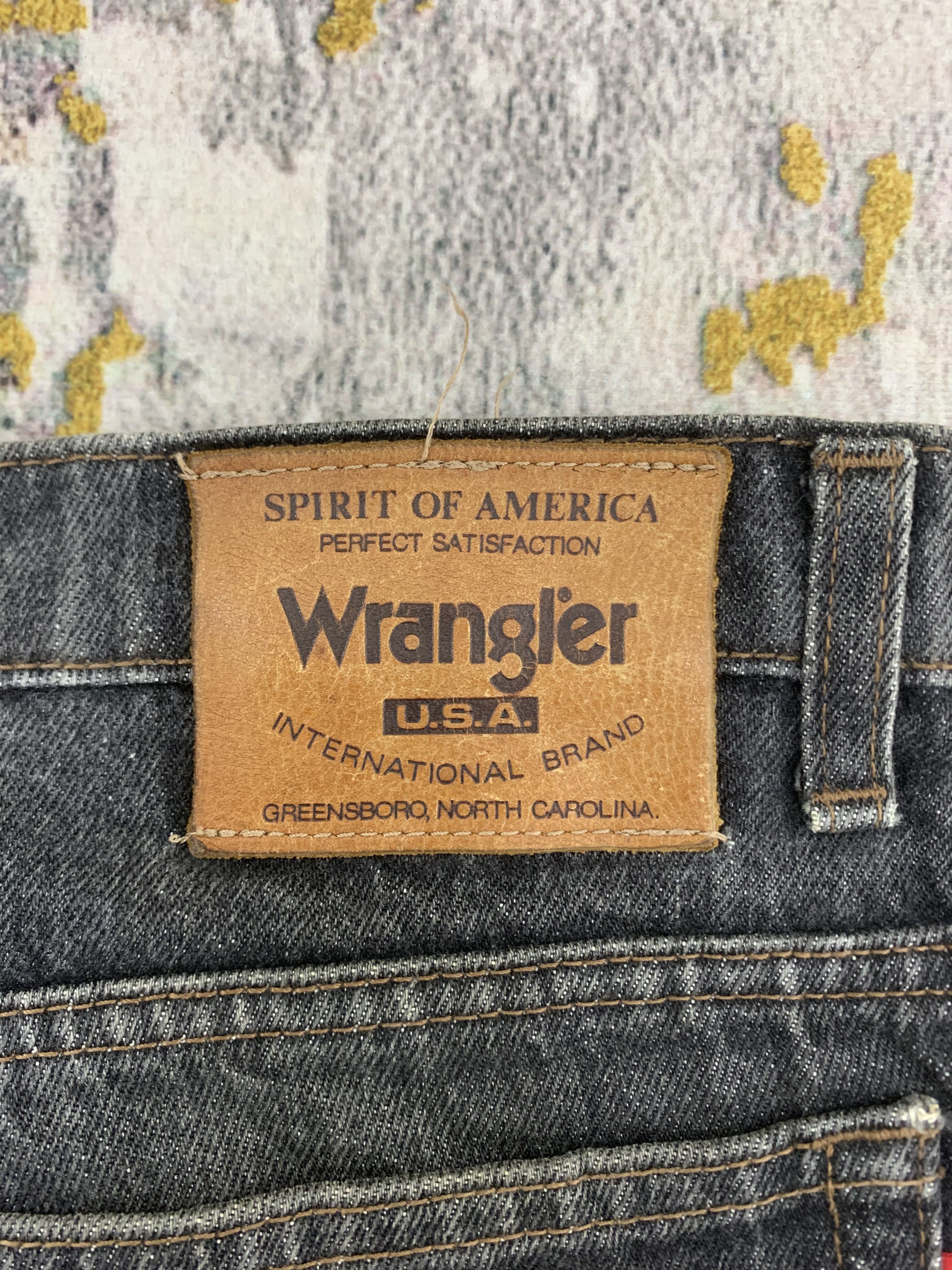 Vintage Vintage Wrangler Denim 35x28.5 Distressed Size US 35 - 9 Thumbnail