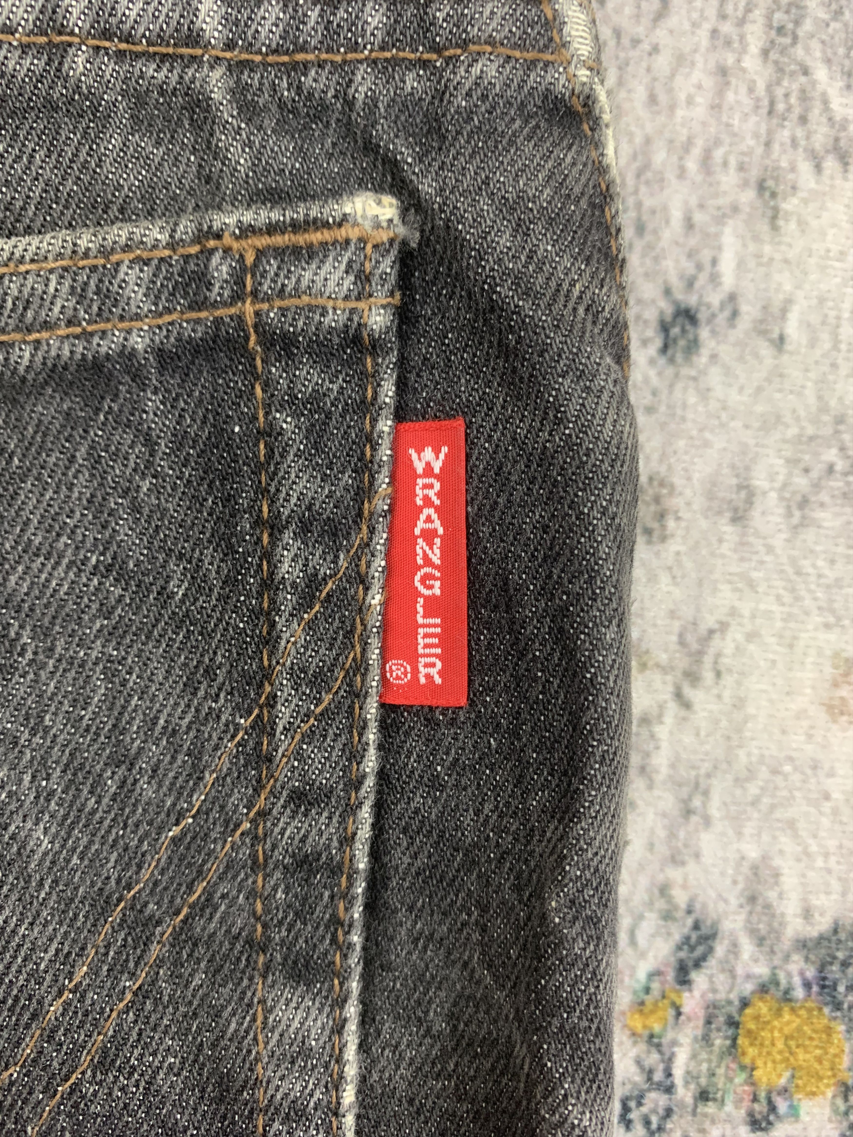 Vintage Vintage Wrangler Denim 35x28.5 Distressed Size US 35 - 8 Thumbnail