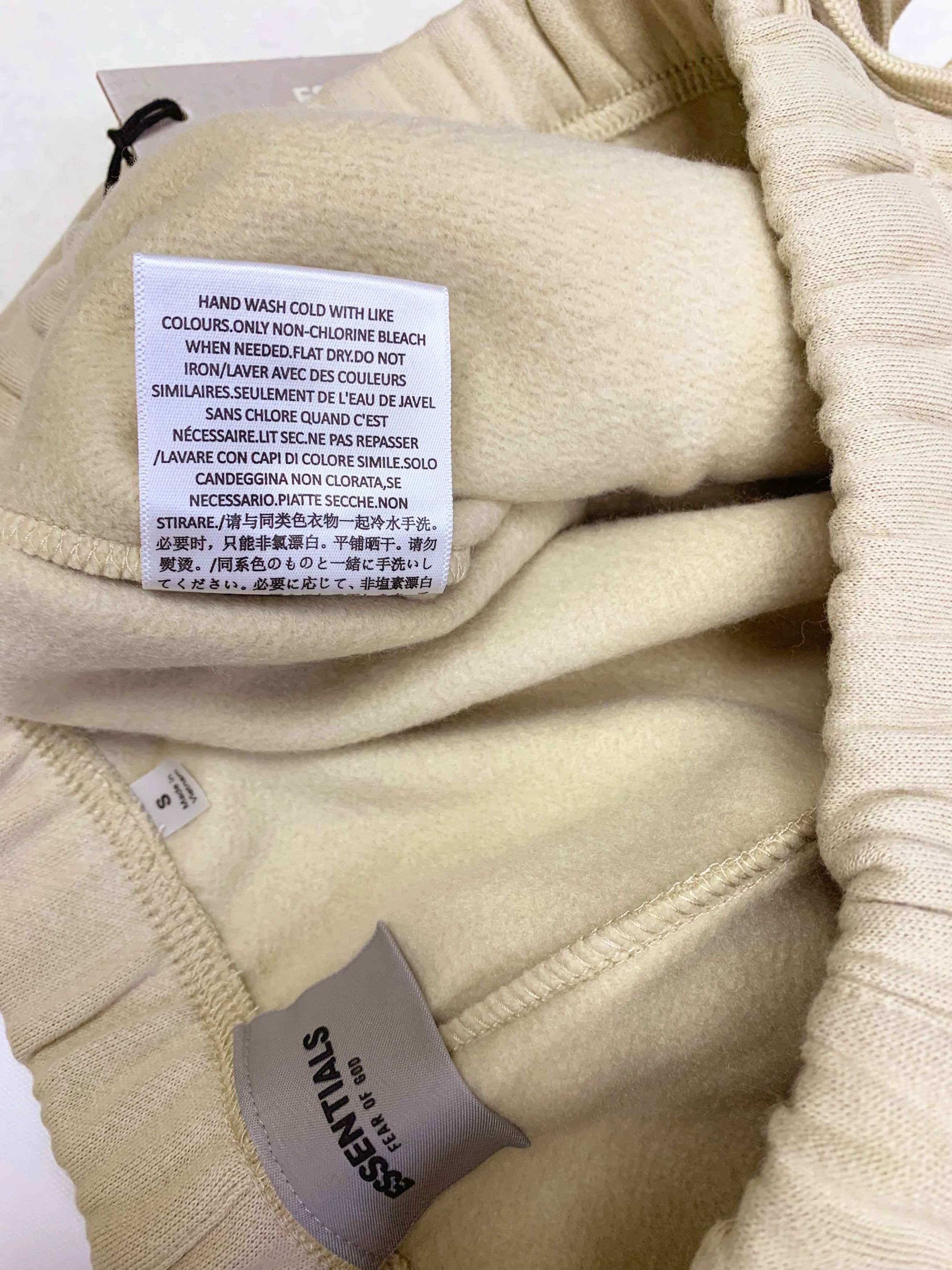 Fear of God Fear of God Essentials SSENSE Sweatshorts Linen SZ S Size US 32 / EU 48 - 7 Thumbnail
