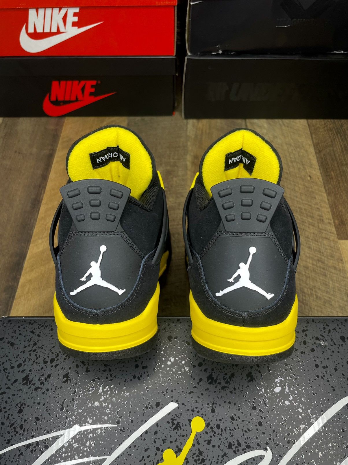 Jordan Brand Air Jordan 4 Retro OG Thunder black yellow 2023 Size US 10 / EU 43 - 5 Thumbnail