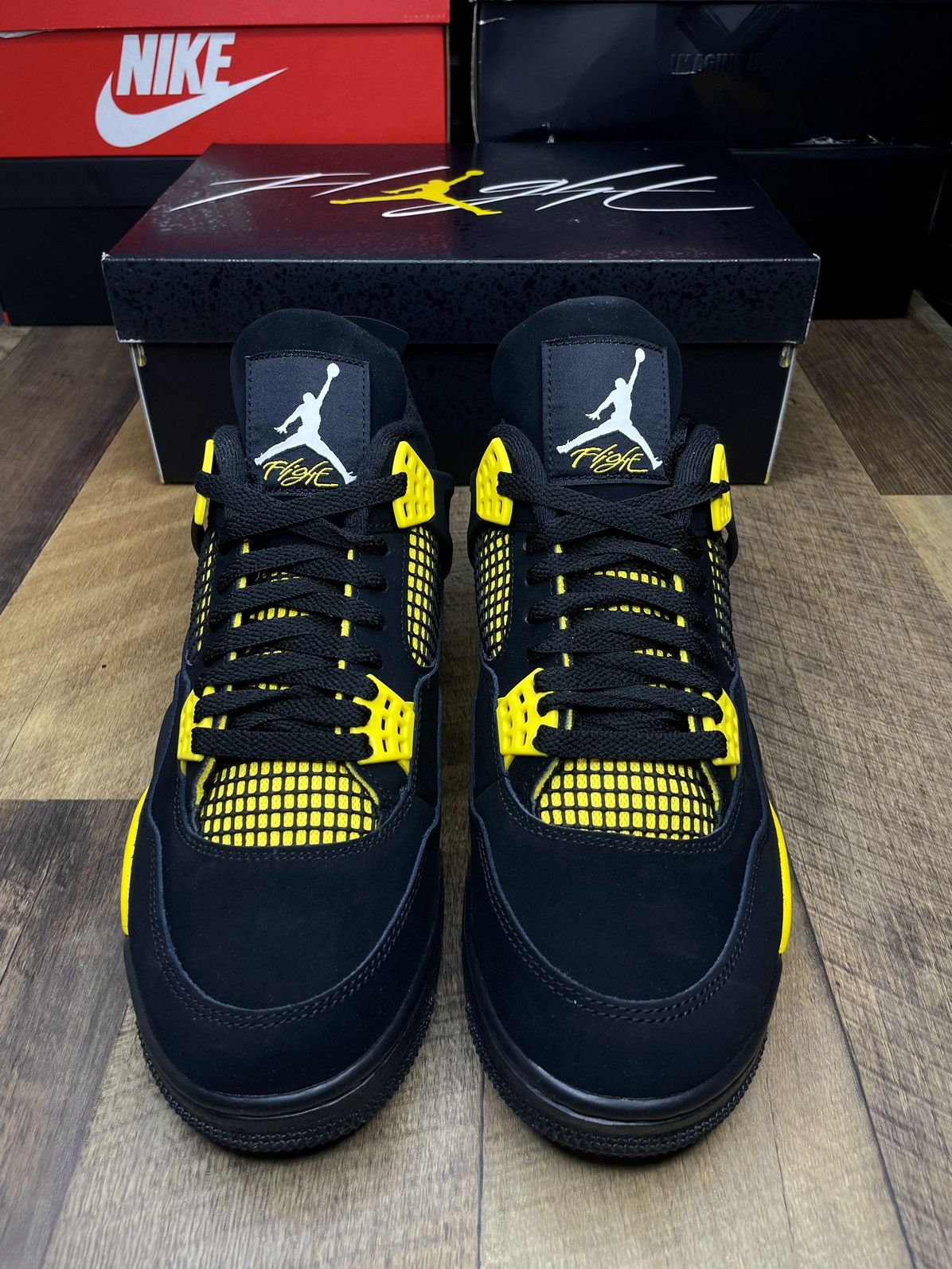 Jordan Brand Air Jordan 4 Retro OG Thunder black yellow 2023 Size US 10 / EU 43 - 3 Thumbnail