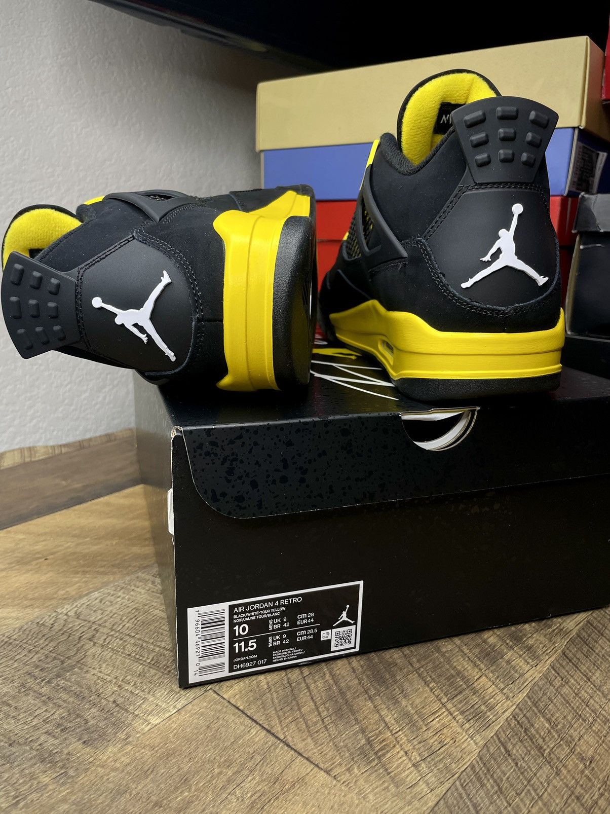 Jordan Brand Air Jordan 4 Retro OG Thunder black yellow 2023 Size US 10 / EU 43 - 6 Thumbnail